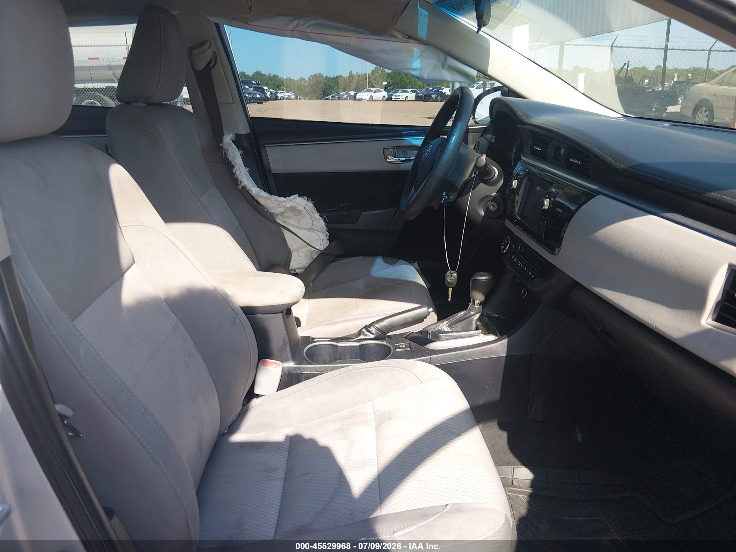 2015 Toyota Corolla Le Plus Silver vin: 2T1BURHE4FC412180