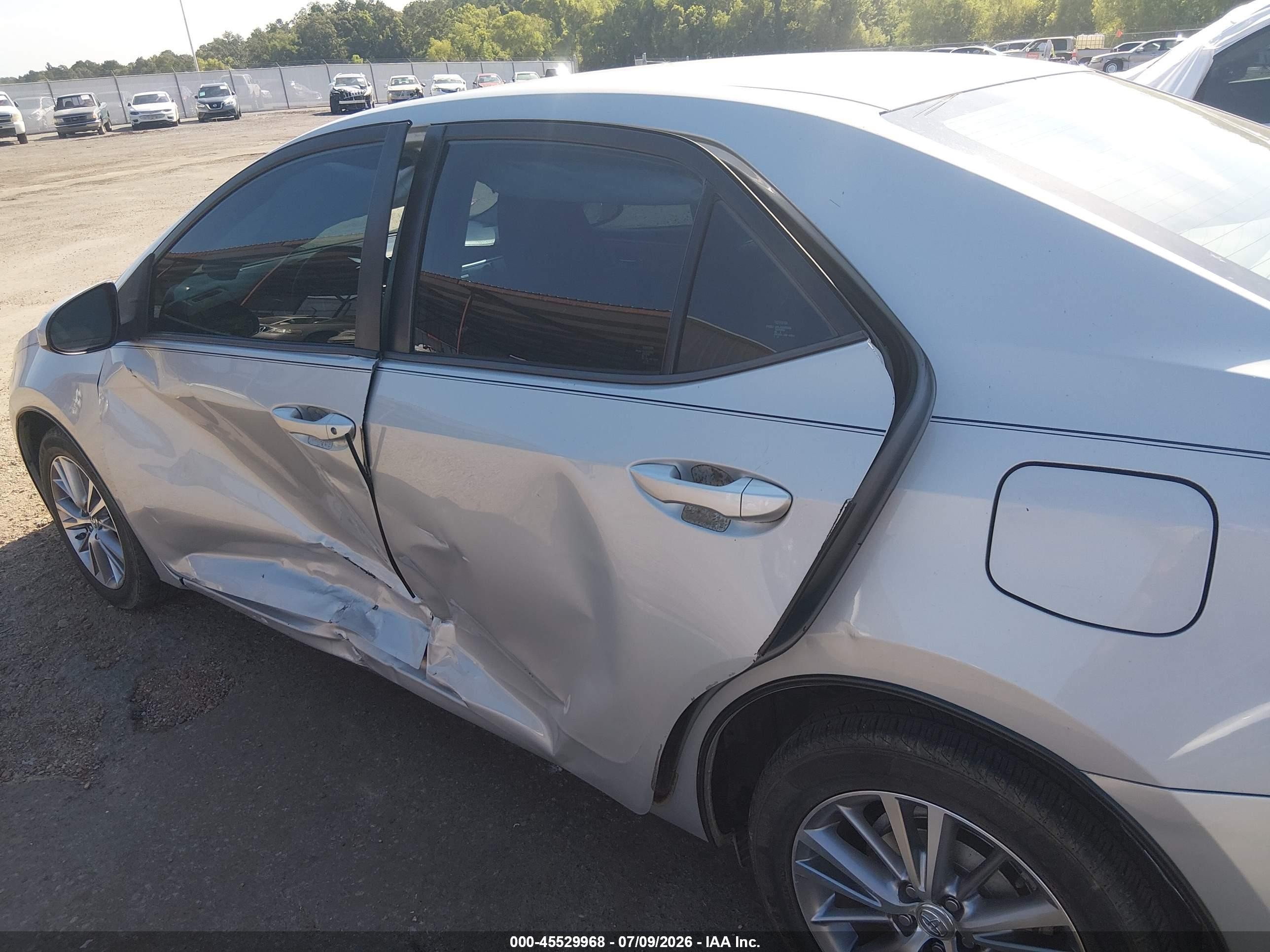 2015 Toyota Corolla Le Plus Silver vin: 2T1BURHE4FC412180