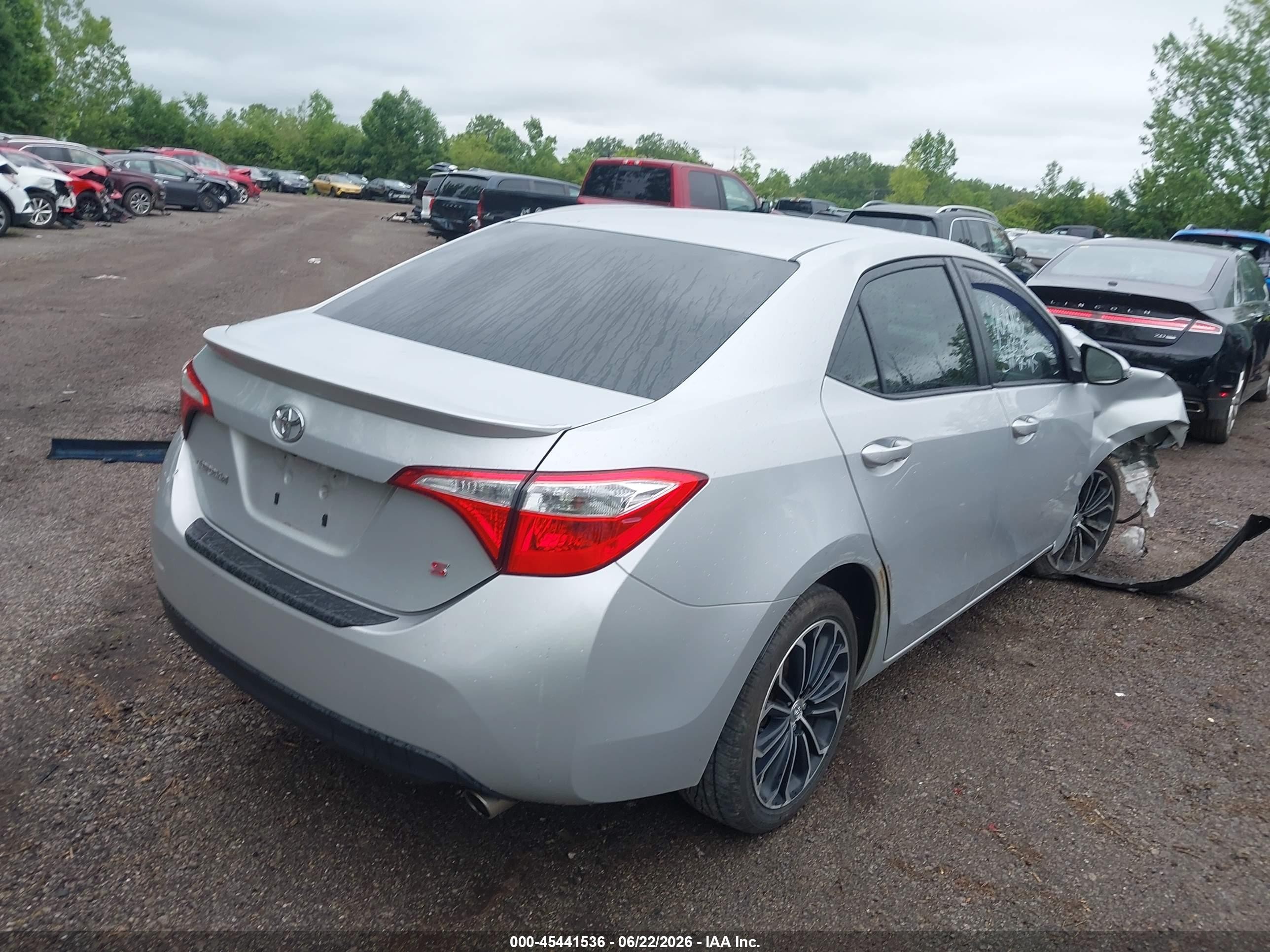2015 Toyota Corolla S Plus Silver vin: 2T1BURHE4FC413684