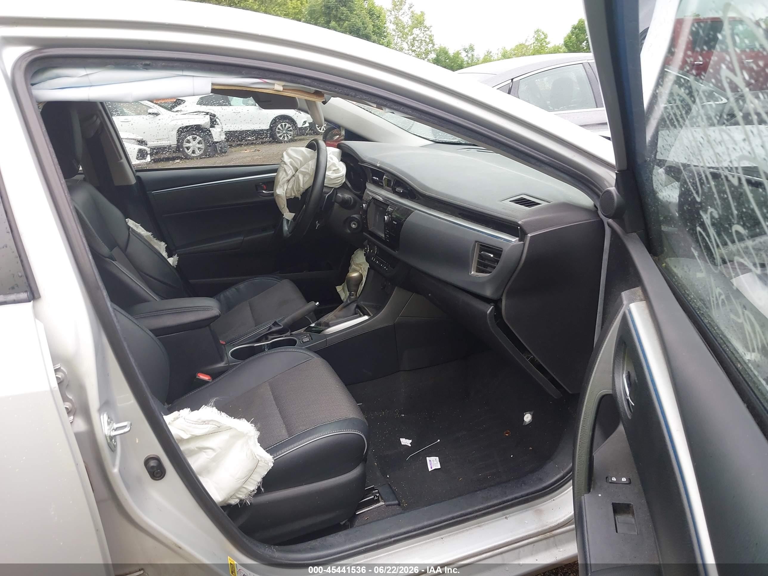 2015 Toyota Corolla S Plus Silver vin: 2T1BURHE4FC413684