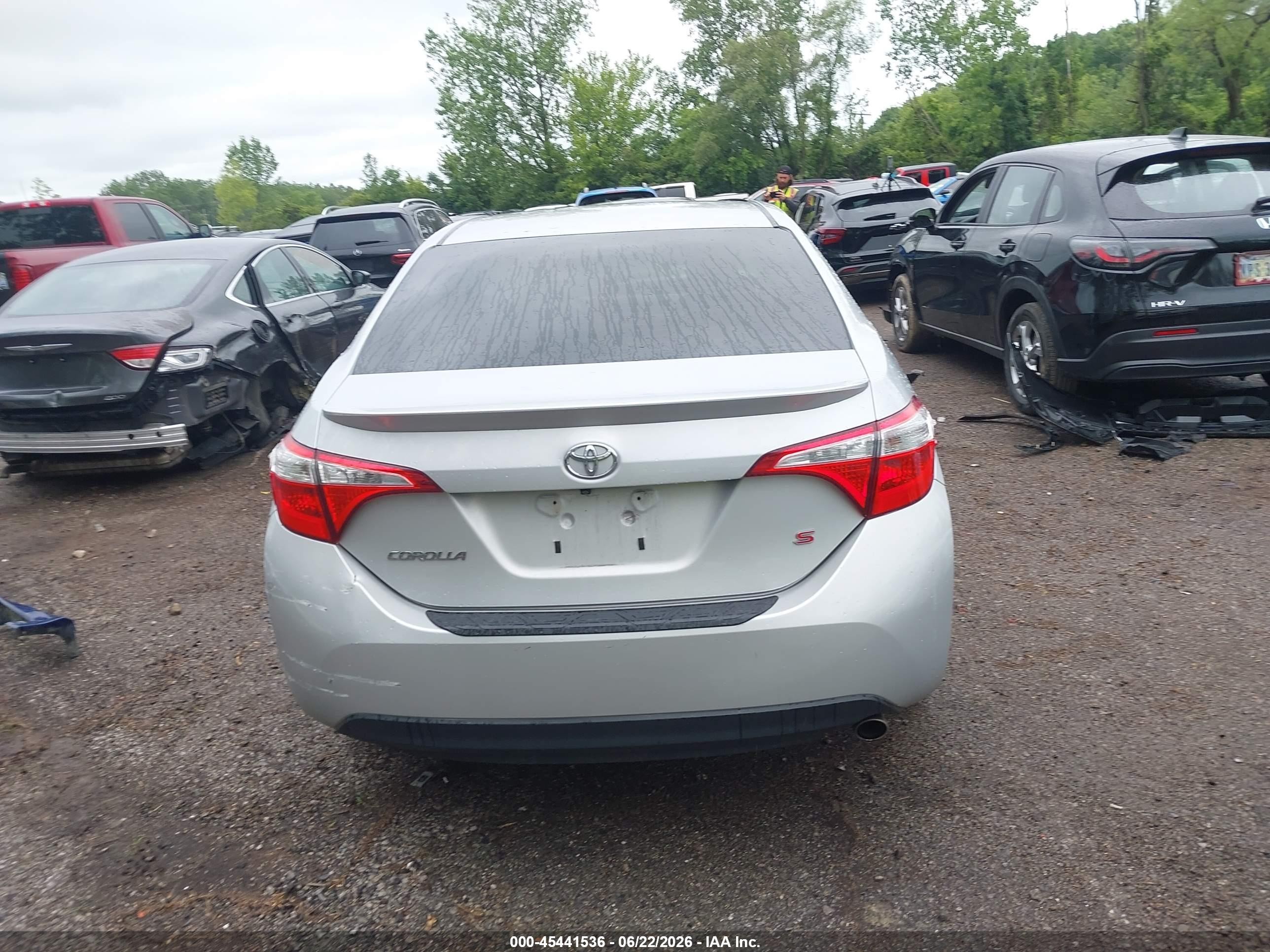 2015 Toyota Corolla S Plus Silver vin: 2T1BURHE4FC413684