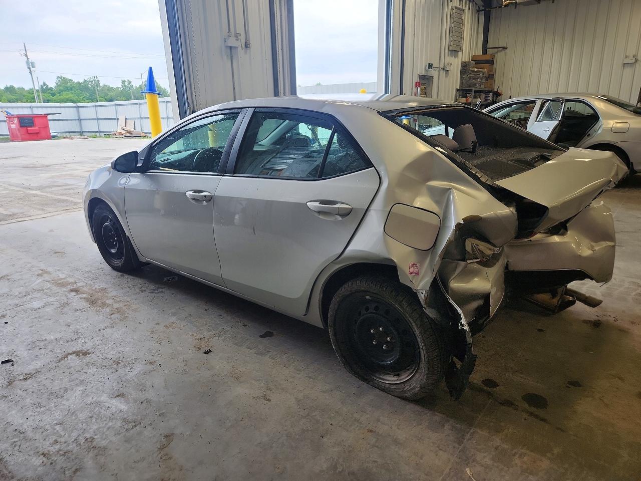 2015 Toyota Corolla L Silver vin: 2T1BURHE4FC413863