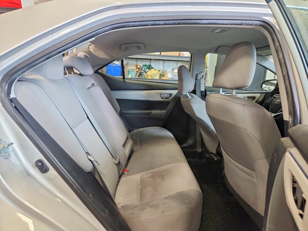 2015 Toyota Corolla L Silver vin: 2T1BURHE4FC413863