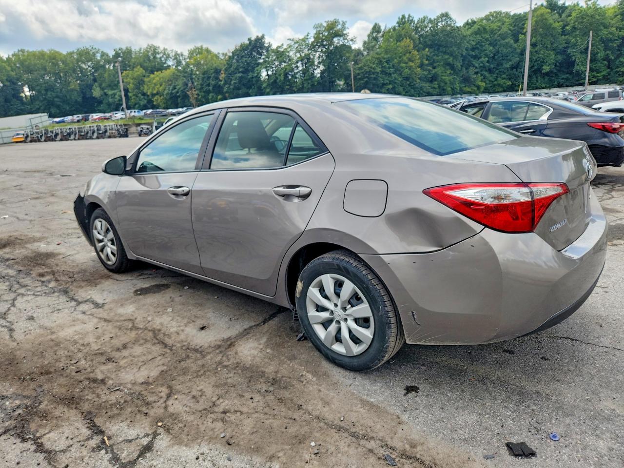 2015 Toyota Corolla Le Brown vin: 2T1BURHE4FC426483