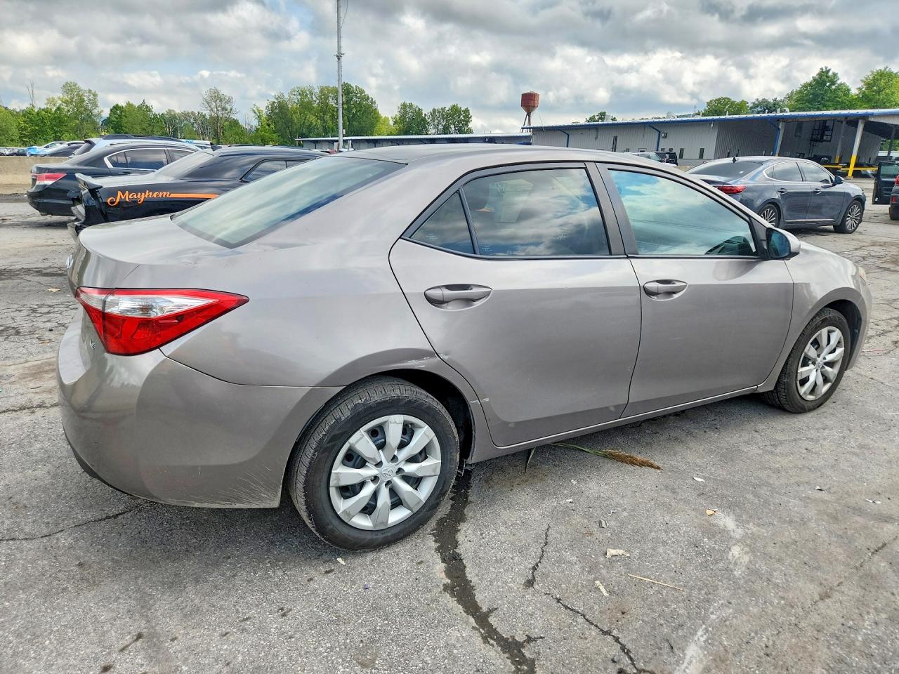 2015 Toyota Corolla Le Brown vin: 2T1BURHE4FC426483