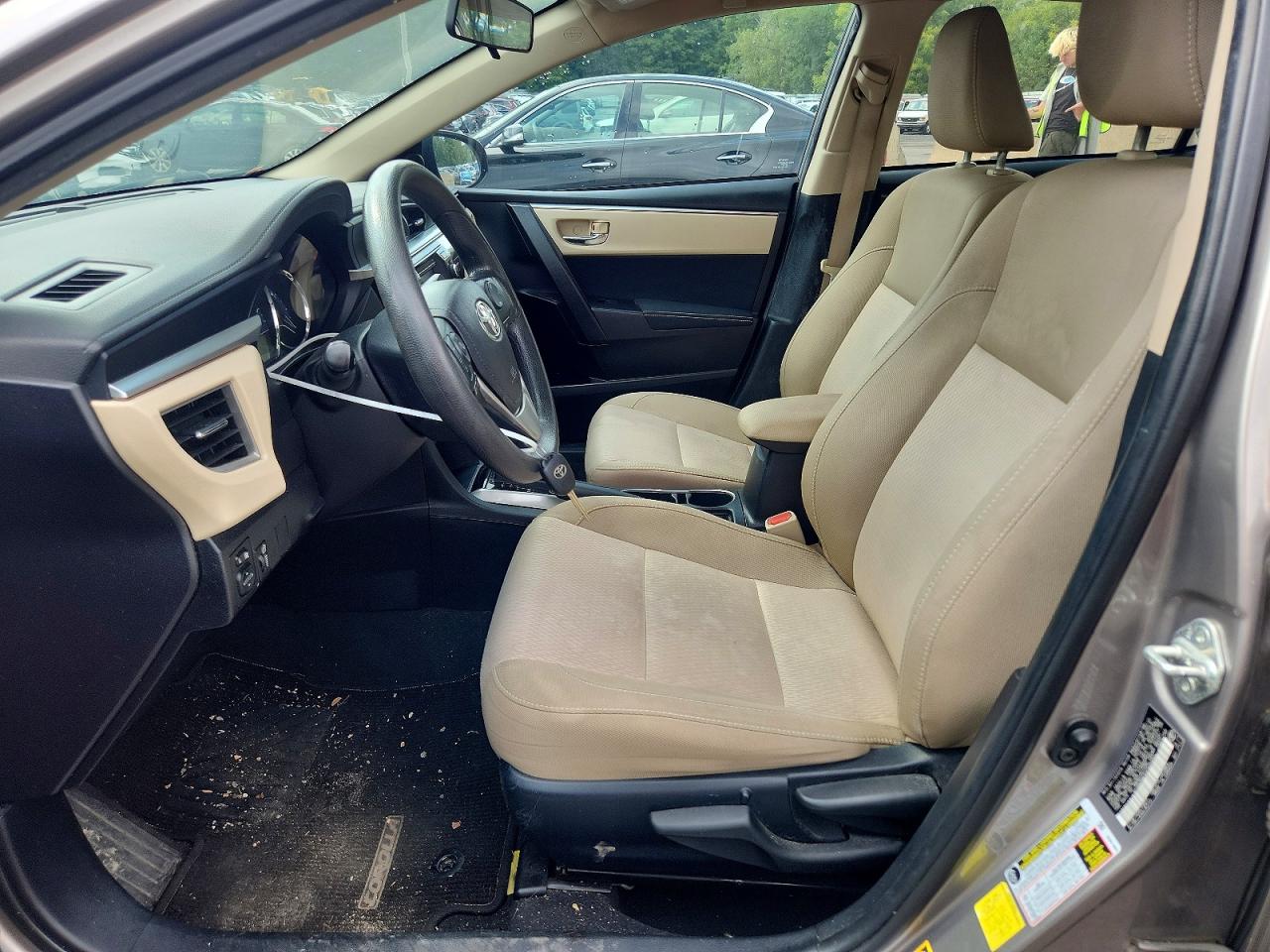 2015 Toyota Corolla Le Brown vin: 2T1BURHE4FC426483