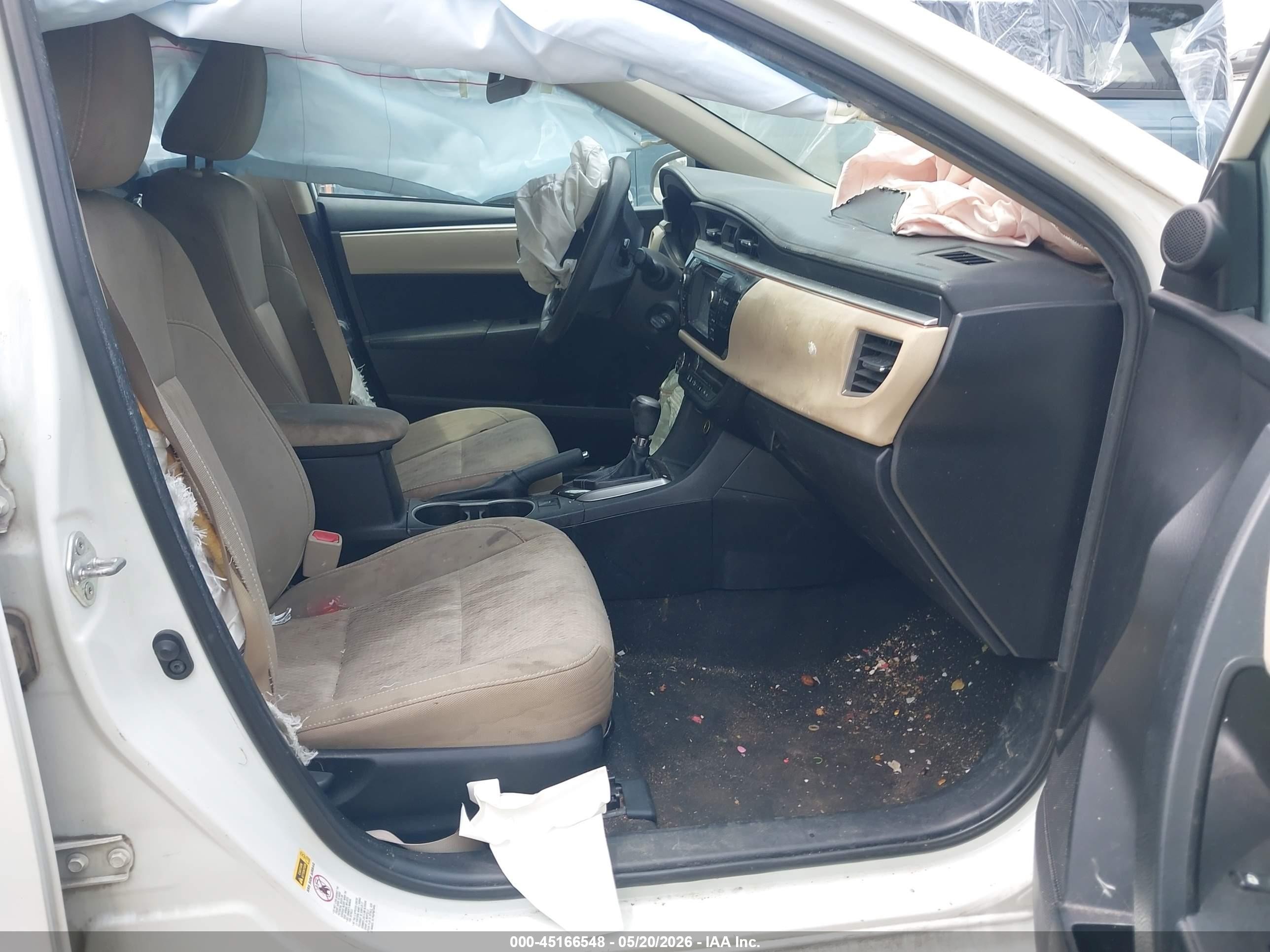2015 Toyota Corolla Le White vin: 2T1BURHE4FC443428