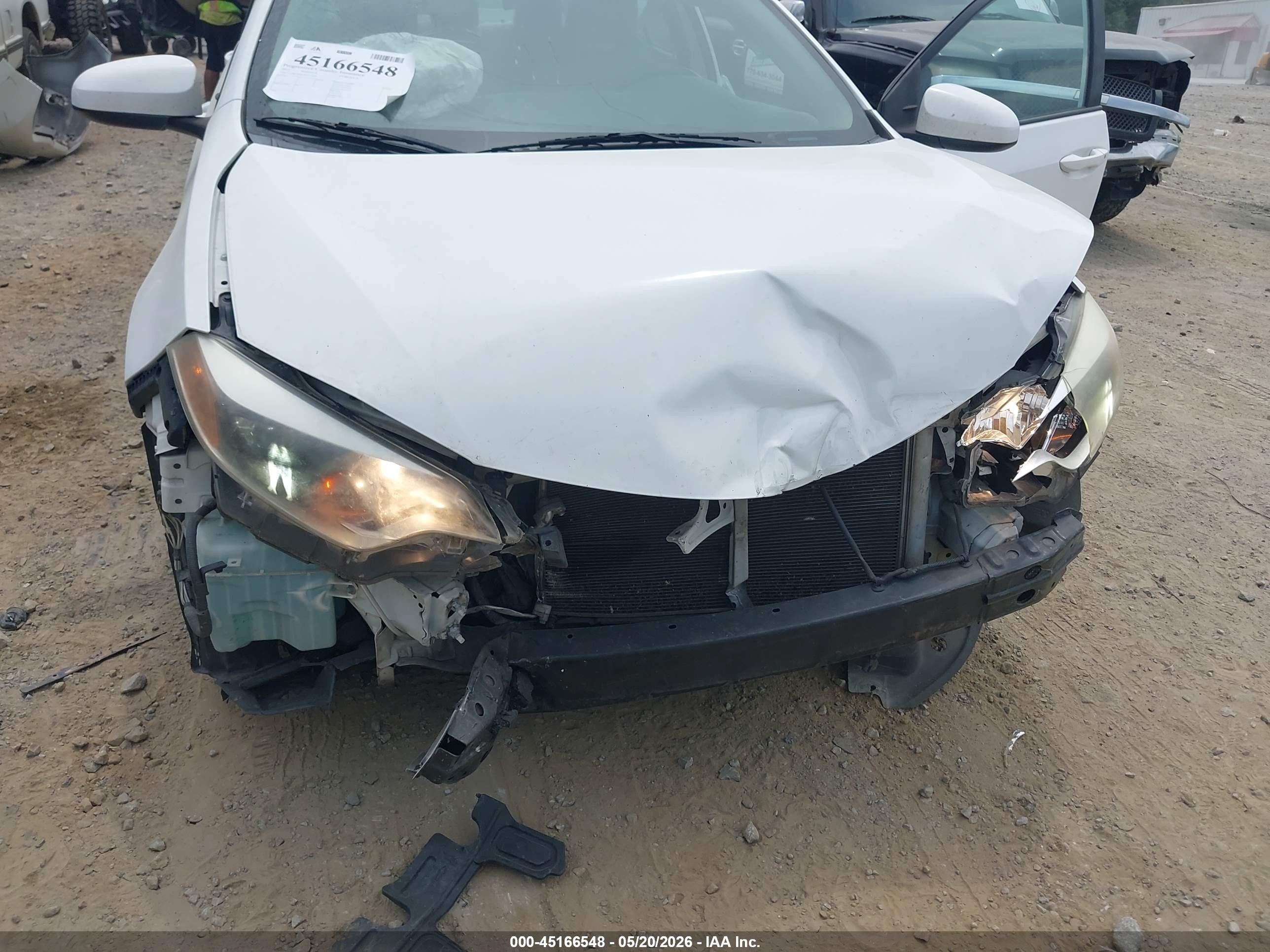 2015 Toyota Corolla Le White vin: 2T1BURHE4FC443428