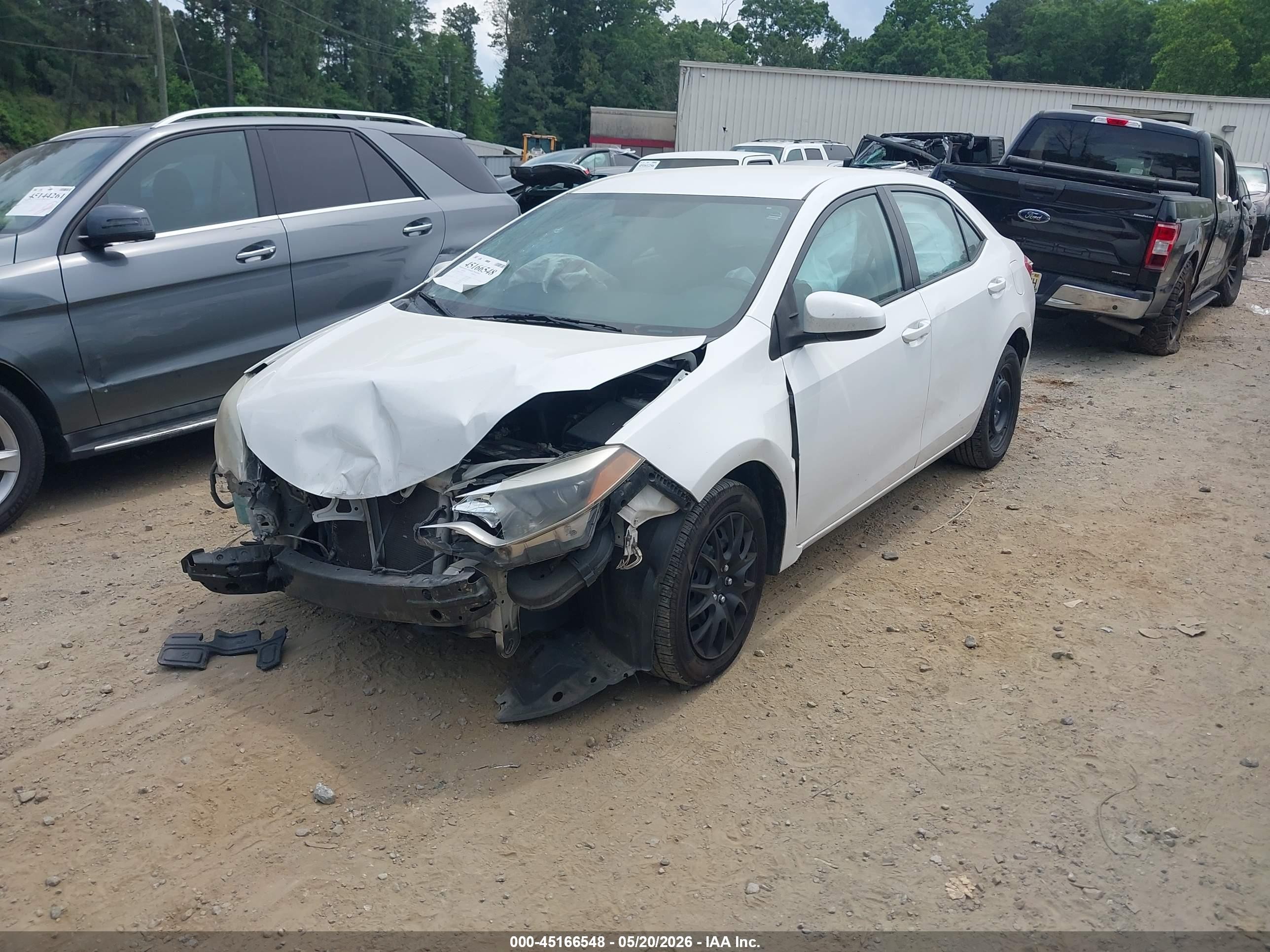 2015 Toyota Corolla Le White vin: 2T1BURHE4FC443428