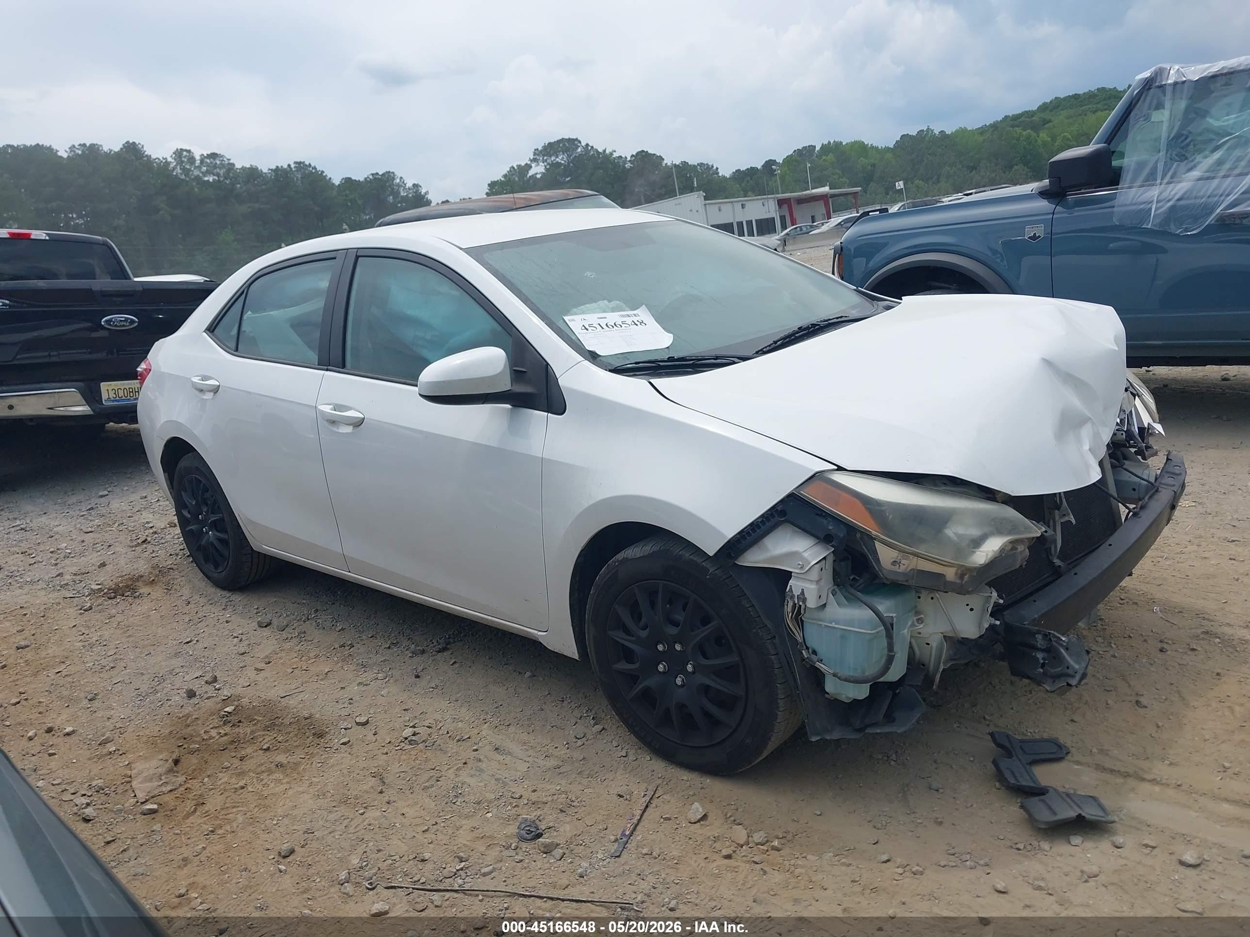 2015 Toyota Corolla Le White vin: 2T1BURHE4FC443428