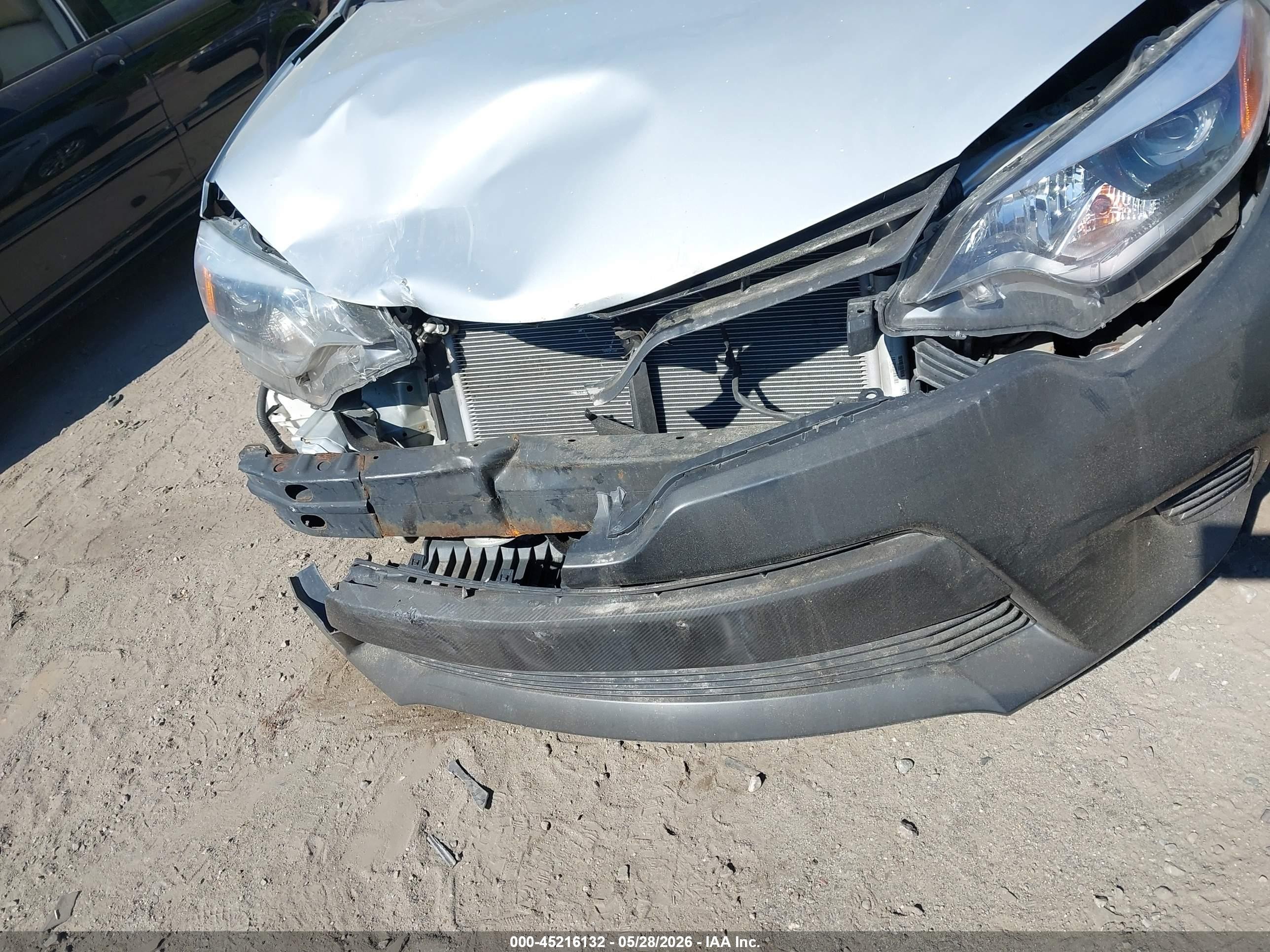 2015 Toyota Corolla Le Silver vin: 2T1BURHE4FC444546
