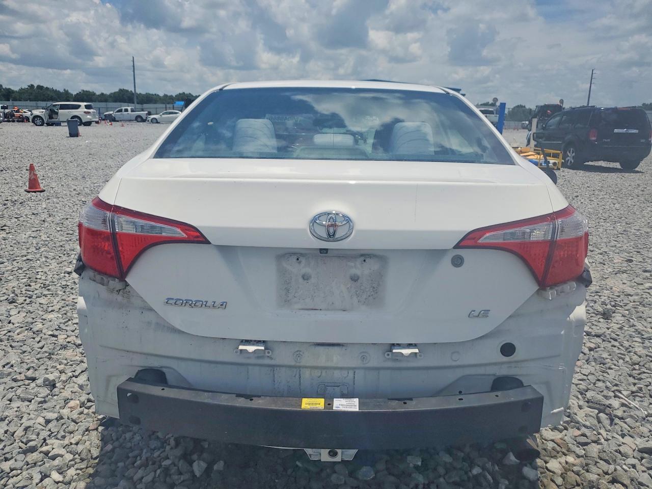 2015 Toyota Corolla Le White vin: 2T1BURHE4FC453036