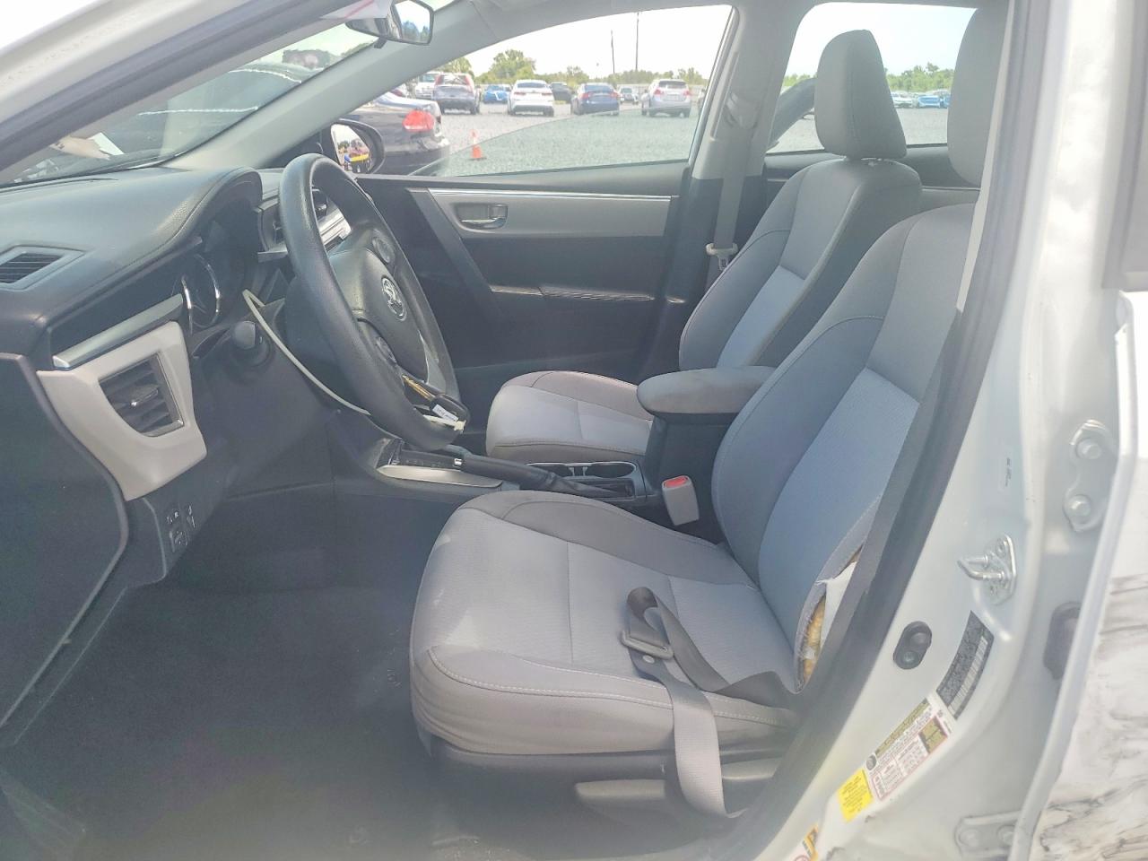 2015 Toyota Corolla Le White vin: 2T1BURHE4FC453036