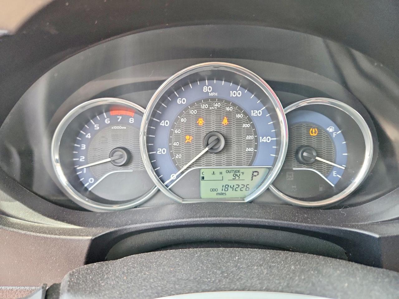 2015 Toyota Corolla Le Серебряный vin: 2T1BURHE4FC464909