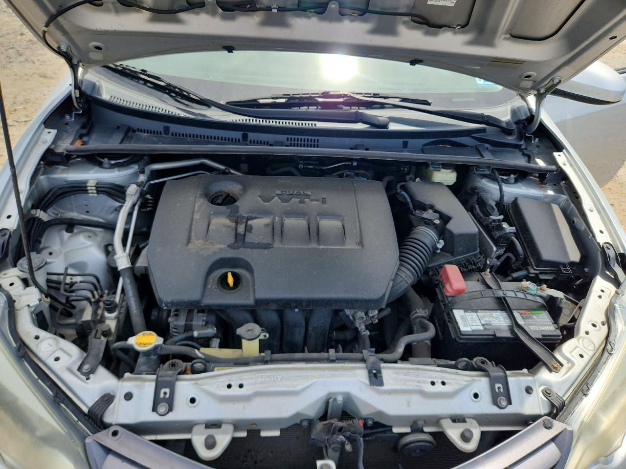 2015 Toyota Corolla Le Серебряный vin: 2T1BURHE4FC464909