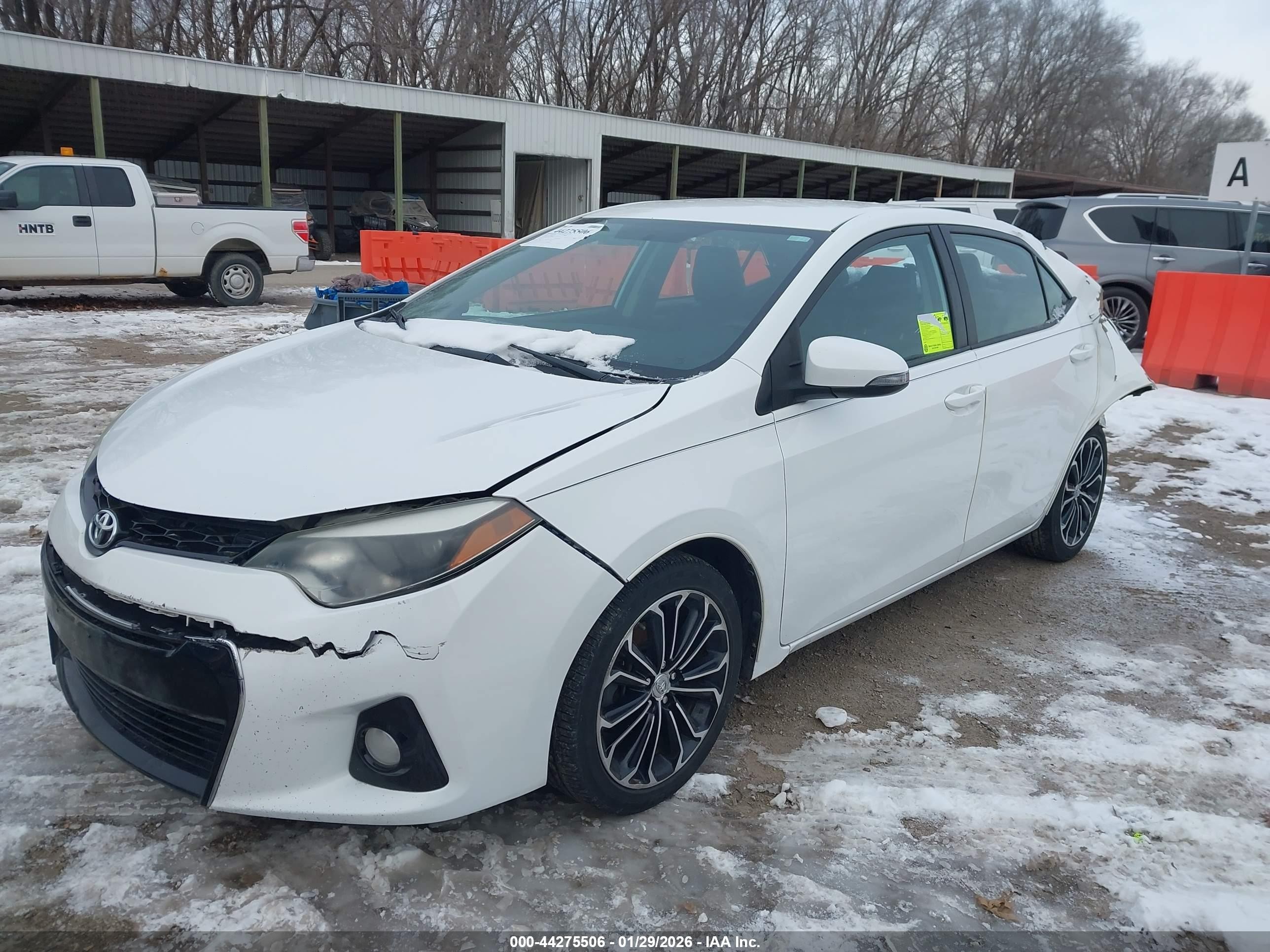 2015 Toyota Corolla L/le/le Plus/le Premium/s/s Plus/s Premium White vin: 2T1BURHE4FC938468