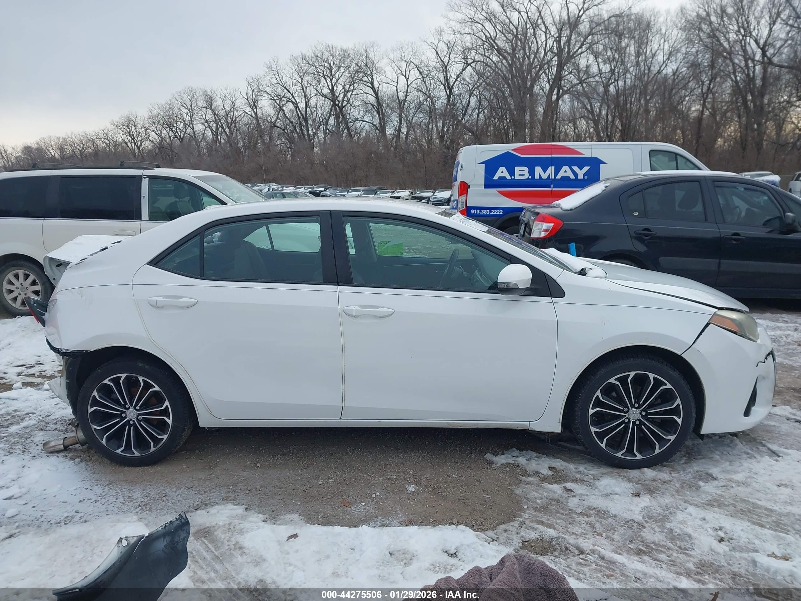 2015 Toyota Corolla L/le/le Plus/le Premium/s/s Plus/s Premium White vin: 2T1BURHE4FC938468