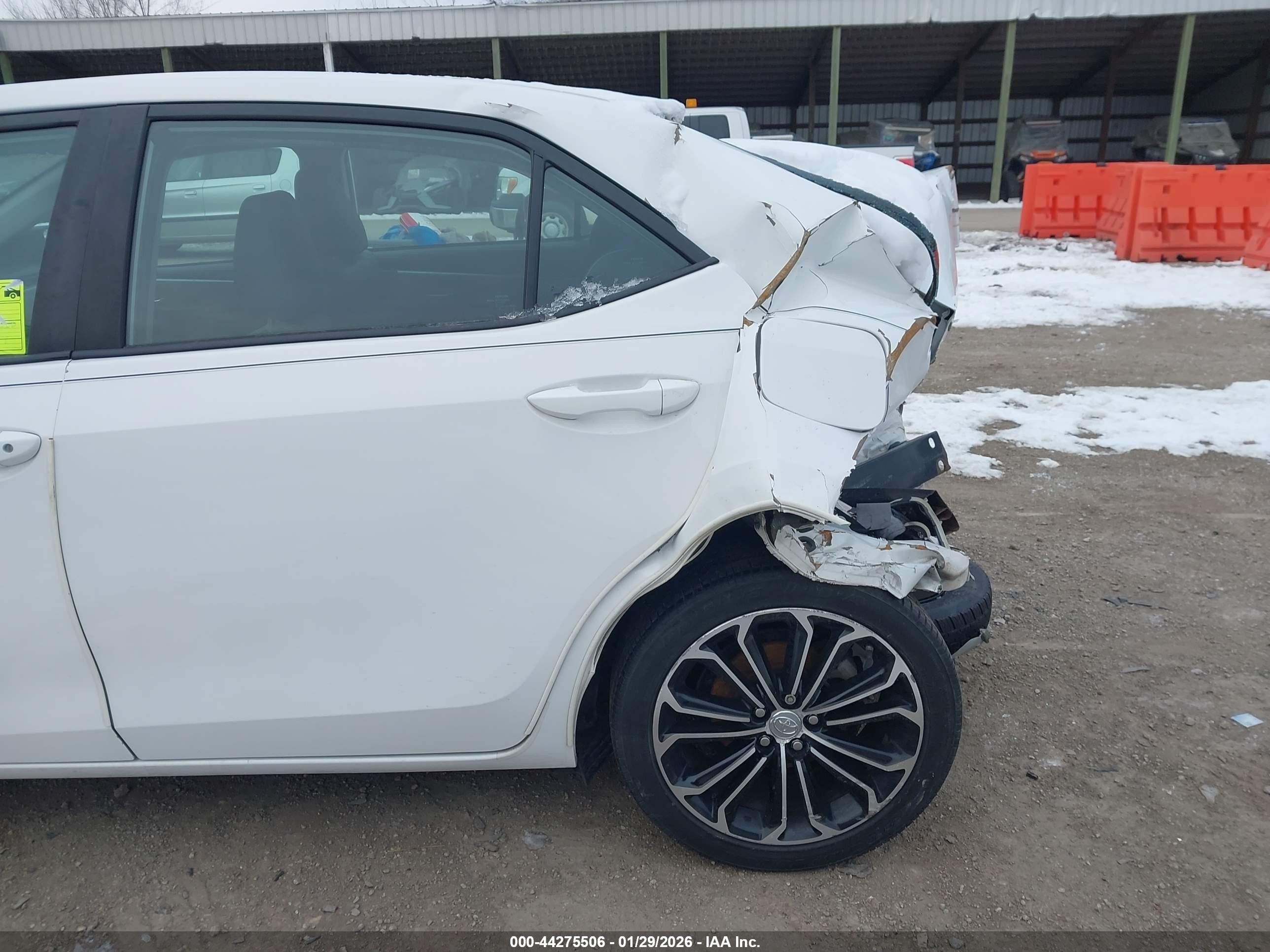 2015 Toyota Corolla L/le/le Plus/le Premium/s/s Plus/s Premium White vin: 2T1BURHE4FC938468