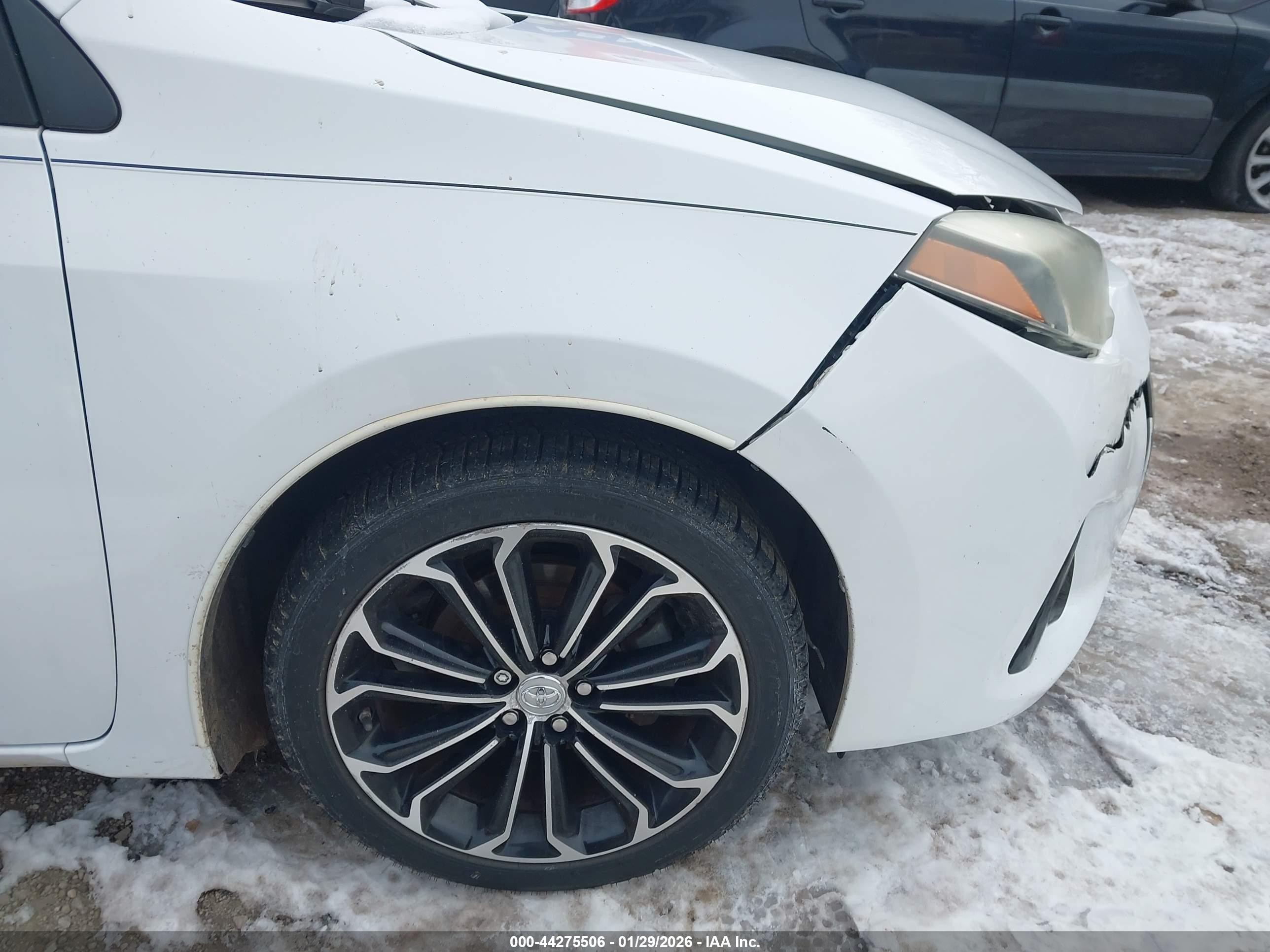 2015 Toyota Corolla L/le/le Plus/le Premium/s/s Plus/s Premium White vin: 2T1BURHE4FC938468
