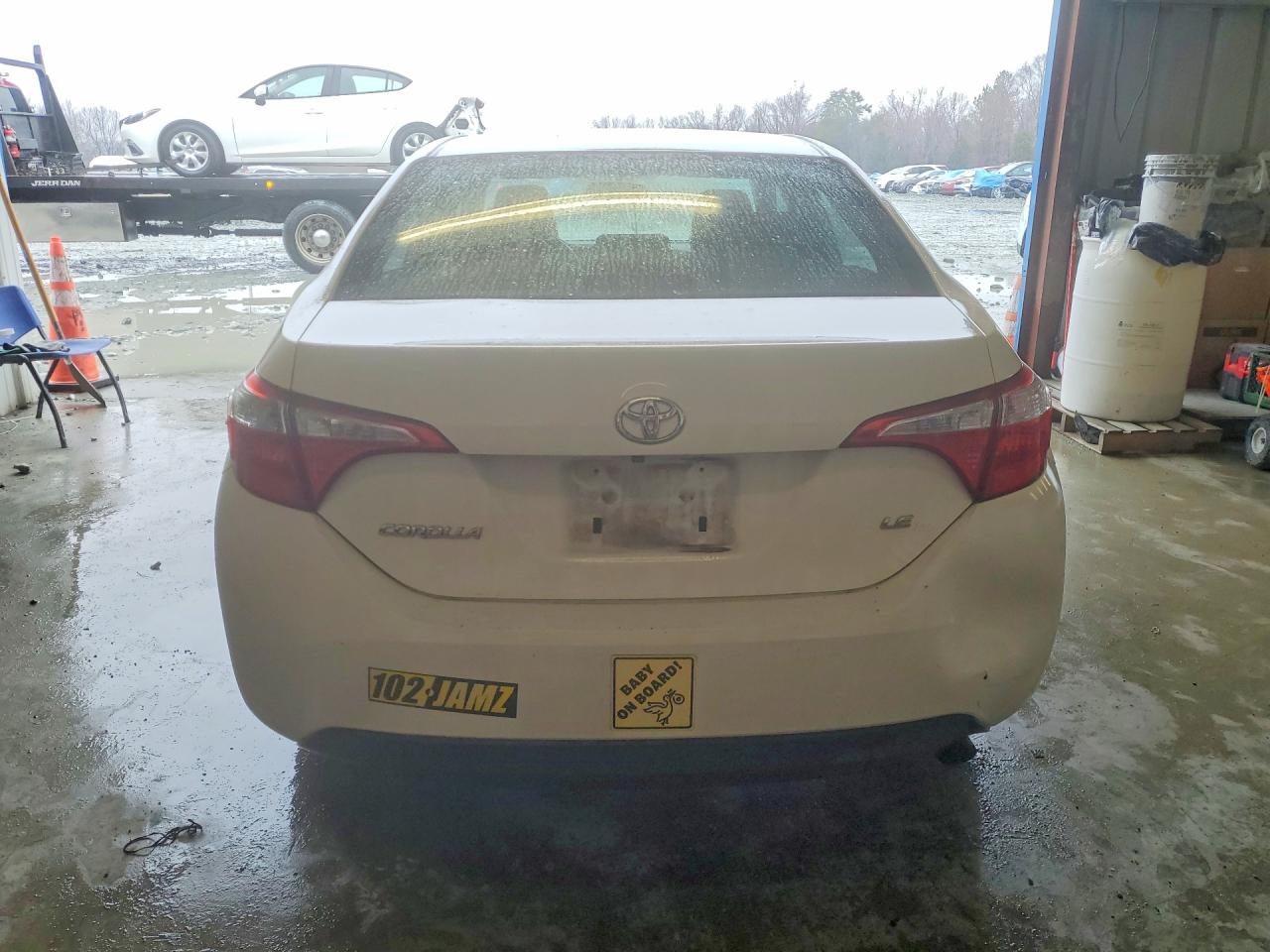 2016 Toyota Corolla Le White vin: 2T1BURHE4GC553316