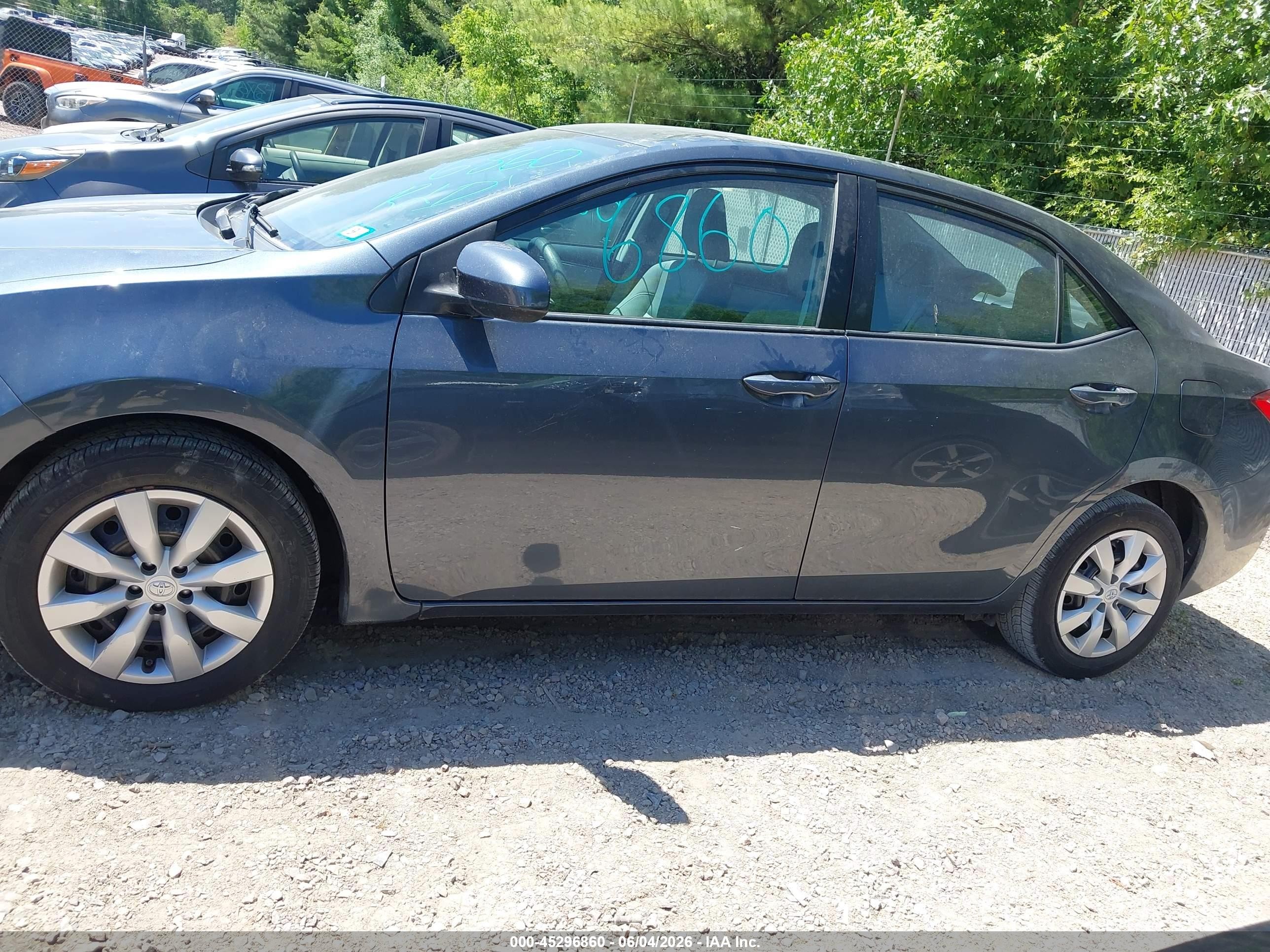 2016 Toyota Corolla Le Blue vin: 2T1BURHE4GC675366