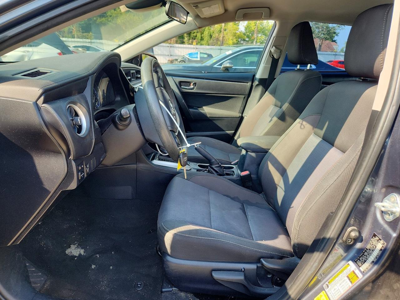 2017 Toyota Corolla Le Gray vin: 2T1BURHE4HC904419