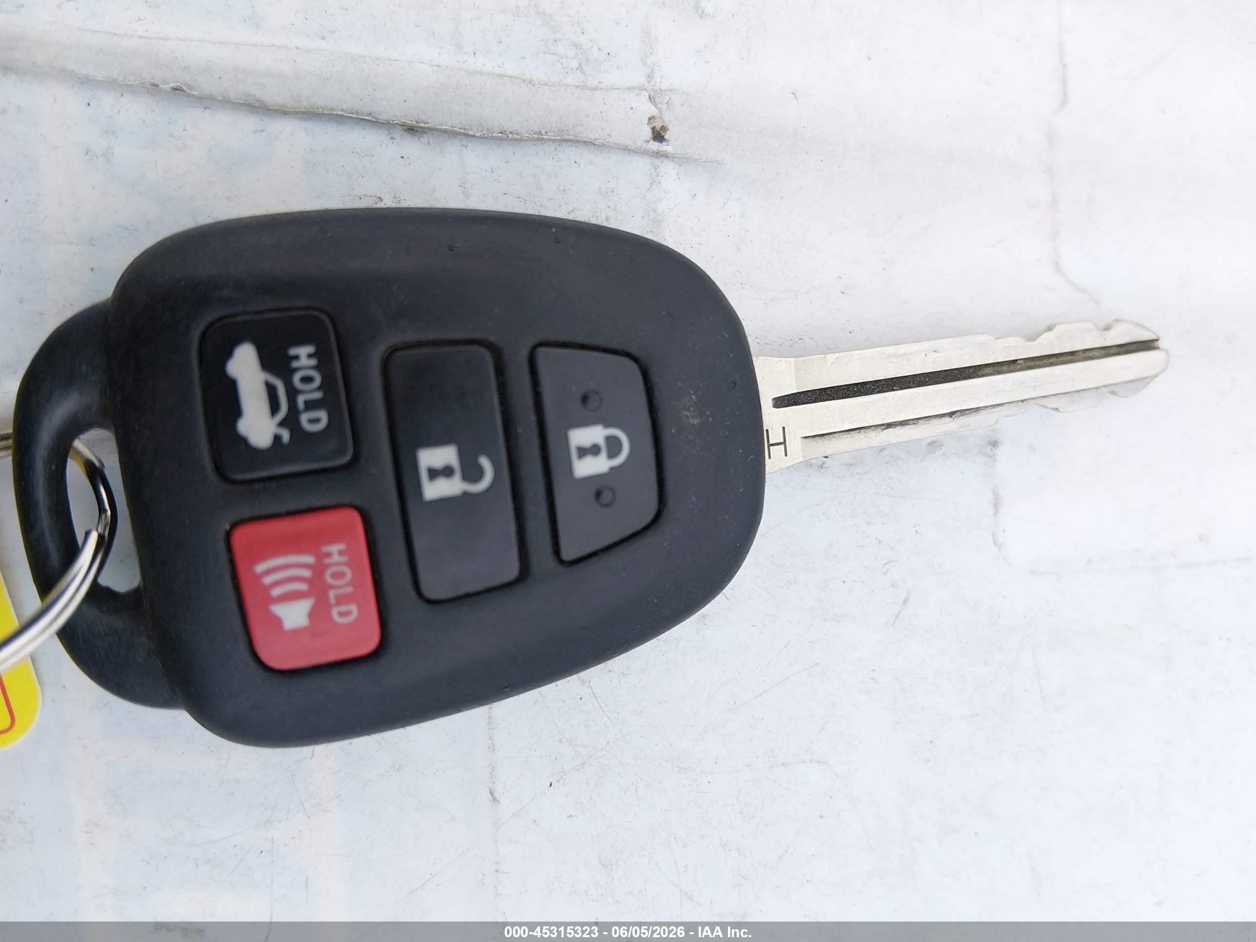 2018 Toyota Corolla Le Бордовый vin: 2T1BURHE4JC068326
