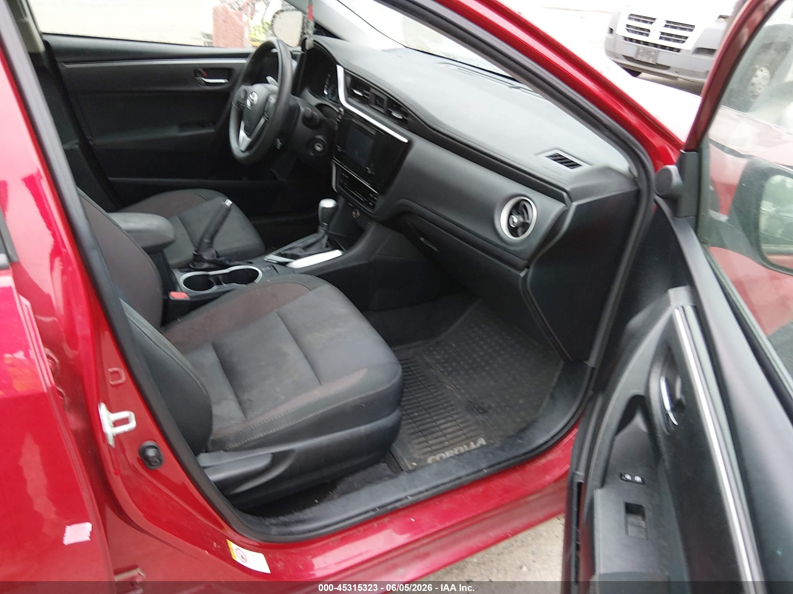 2018 Toyota Corolla Le Бордовый vin: 2T1BURHE4JC068326