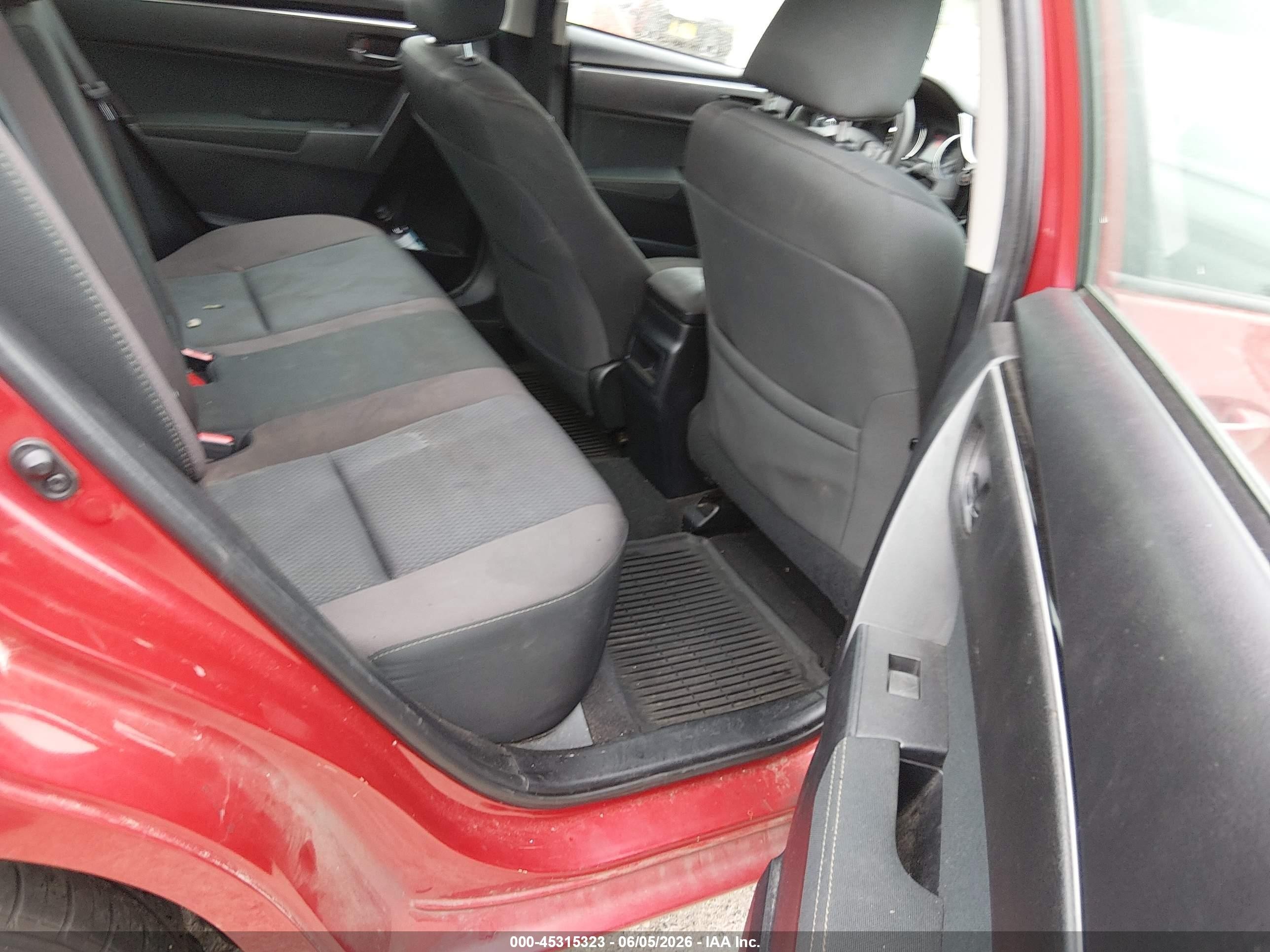 2018 Toyota Corolla Le Бордовый vin: 2T1BURHE4JC068326