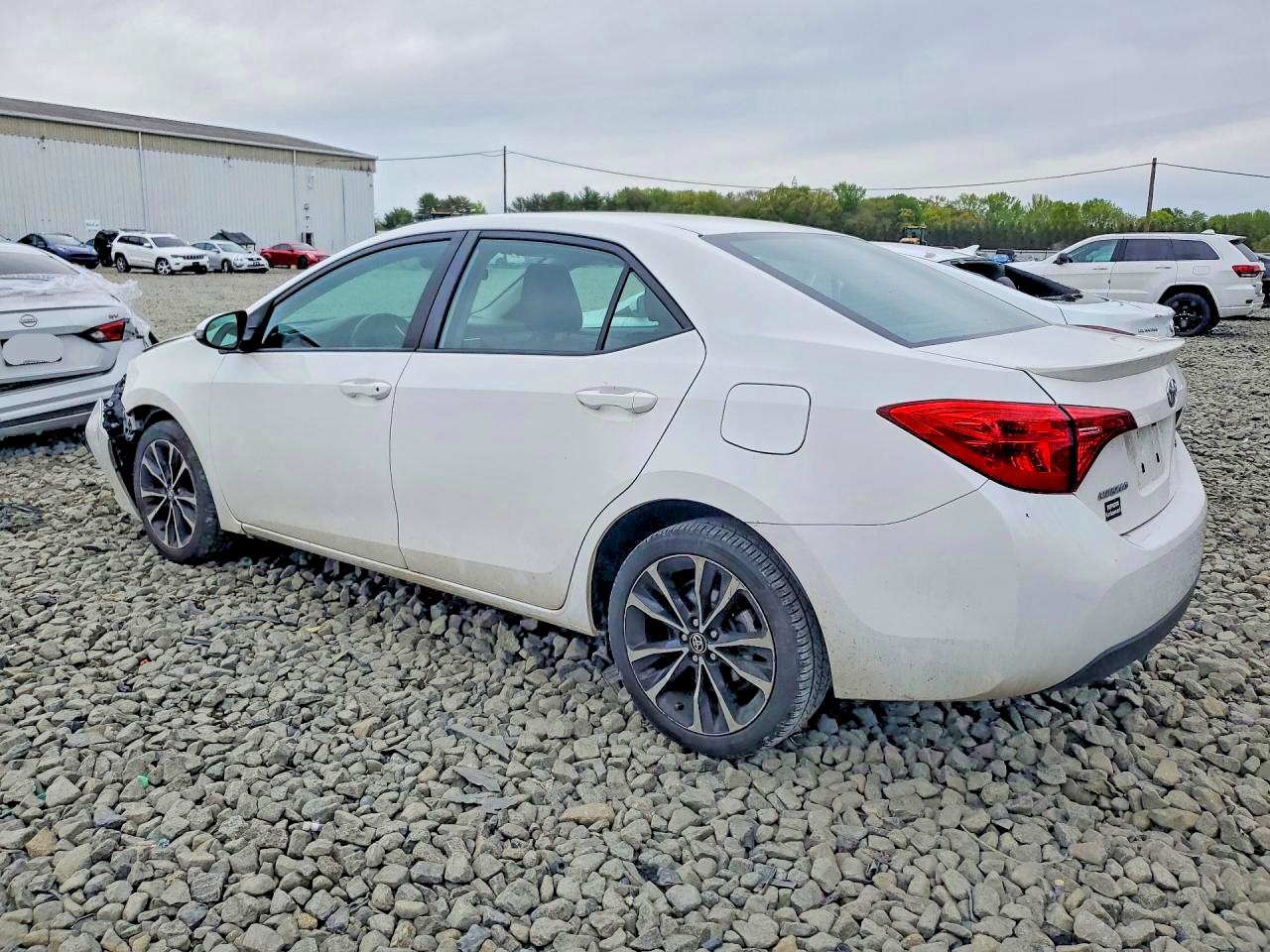 2019 Toyota Corolla Se White vin: 2T1BURHE4KC143673