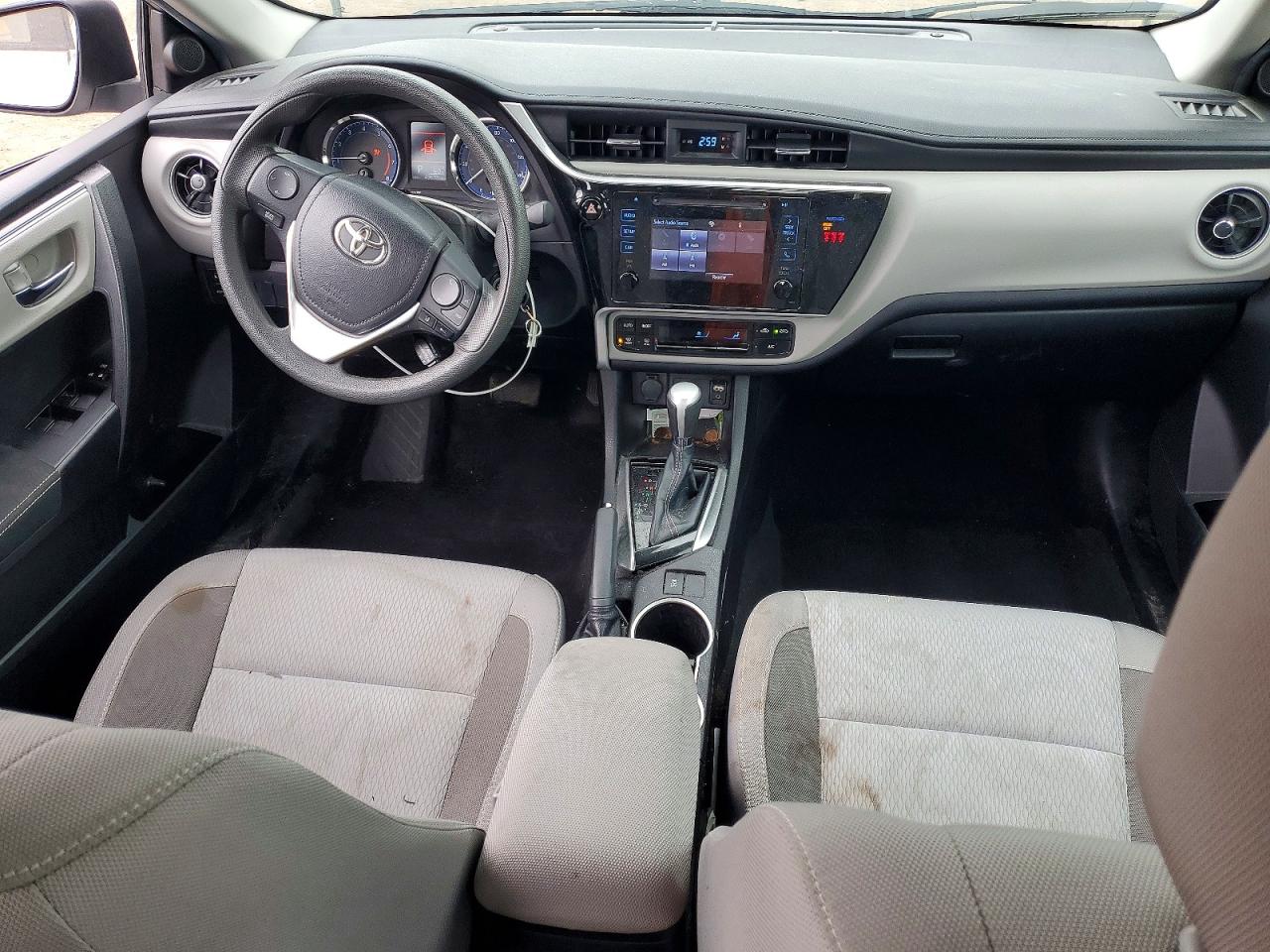 2019 Toyota Corolla Le Silver vin: 2T1BURHE4KC154401