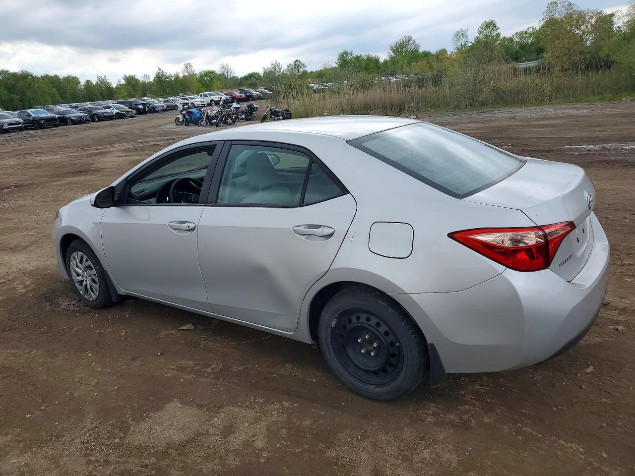 2019 Toyota Corolla Le Silver vin: 2T1BURHE4KC154401