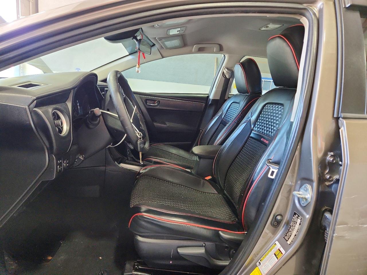 2019 Toyota Corolla Le Brown vin: 2T1BURHE4KC154642
