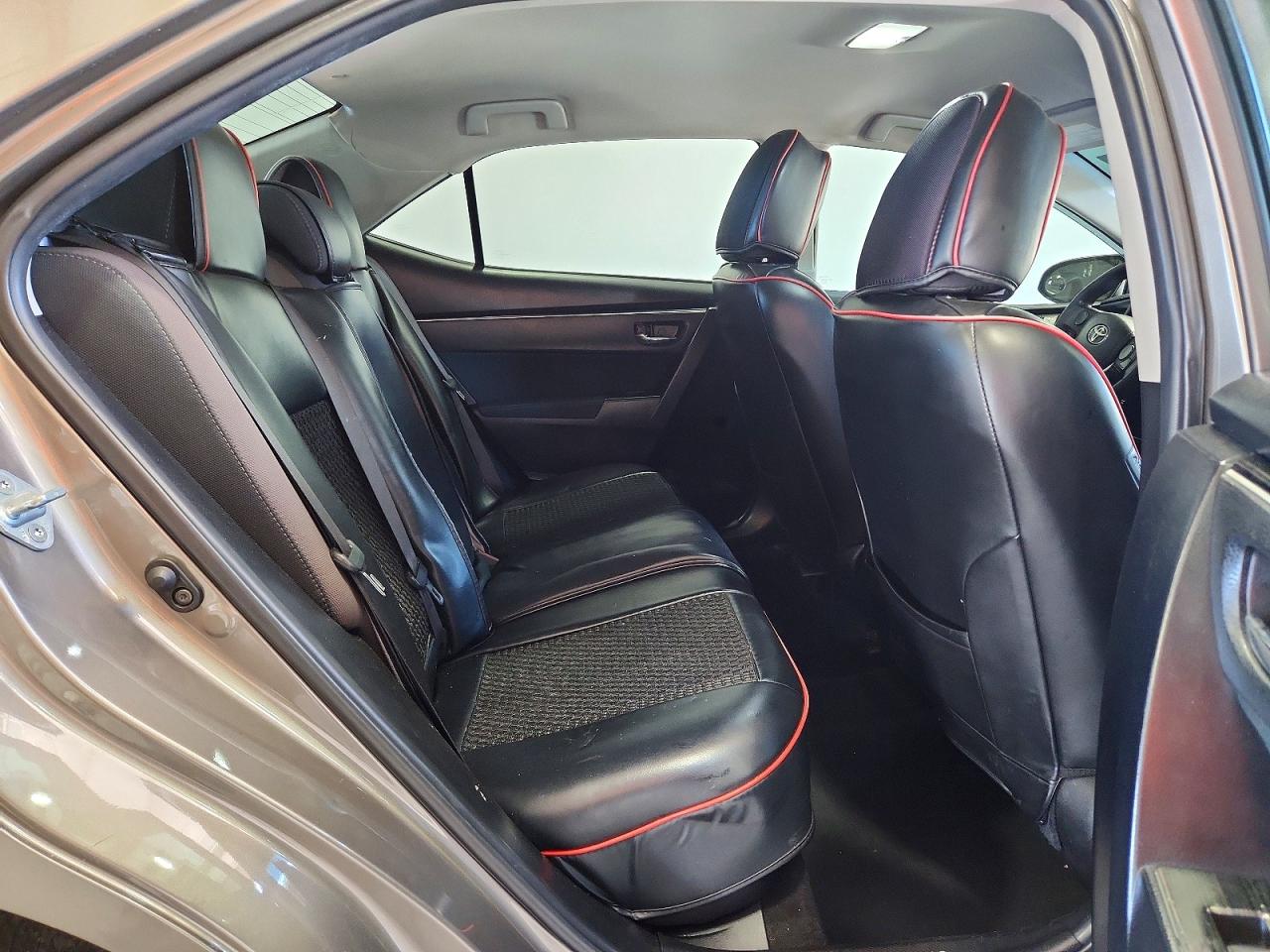 2019 Toyota Corolla Le Brown vin: 2T1BURHE4KC154642