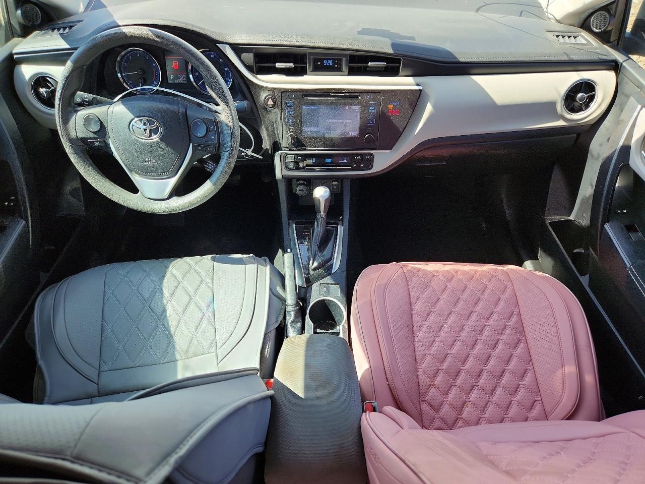 2019 Toyota Corolla Le White vin: 2T1BURHE4KC192632