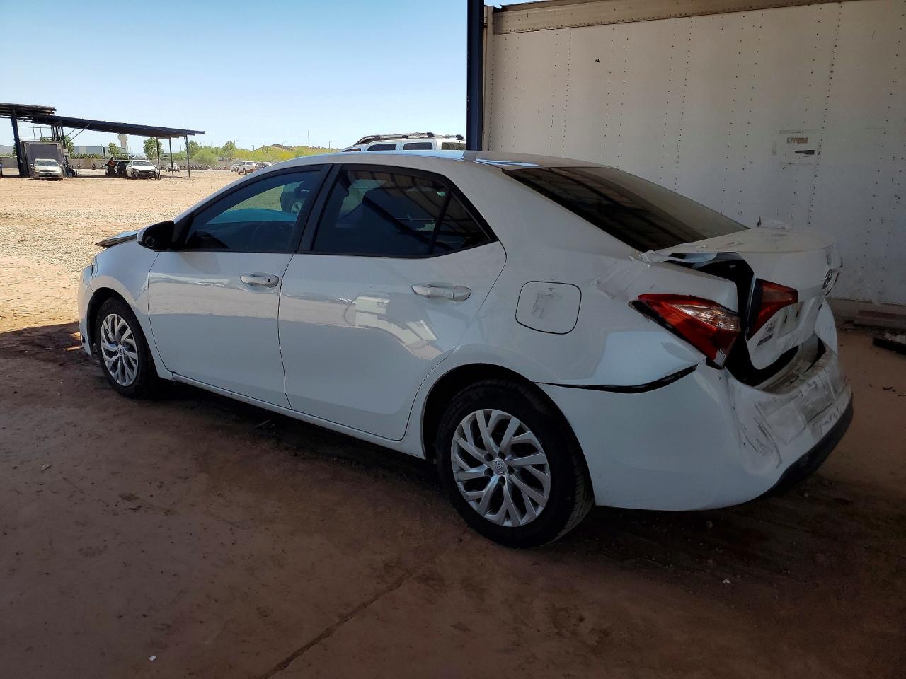 2019 Toyota Corolla Le White vin: 2T1BURHE4KC192632