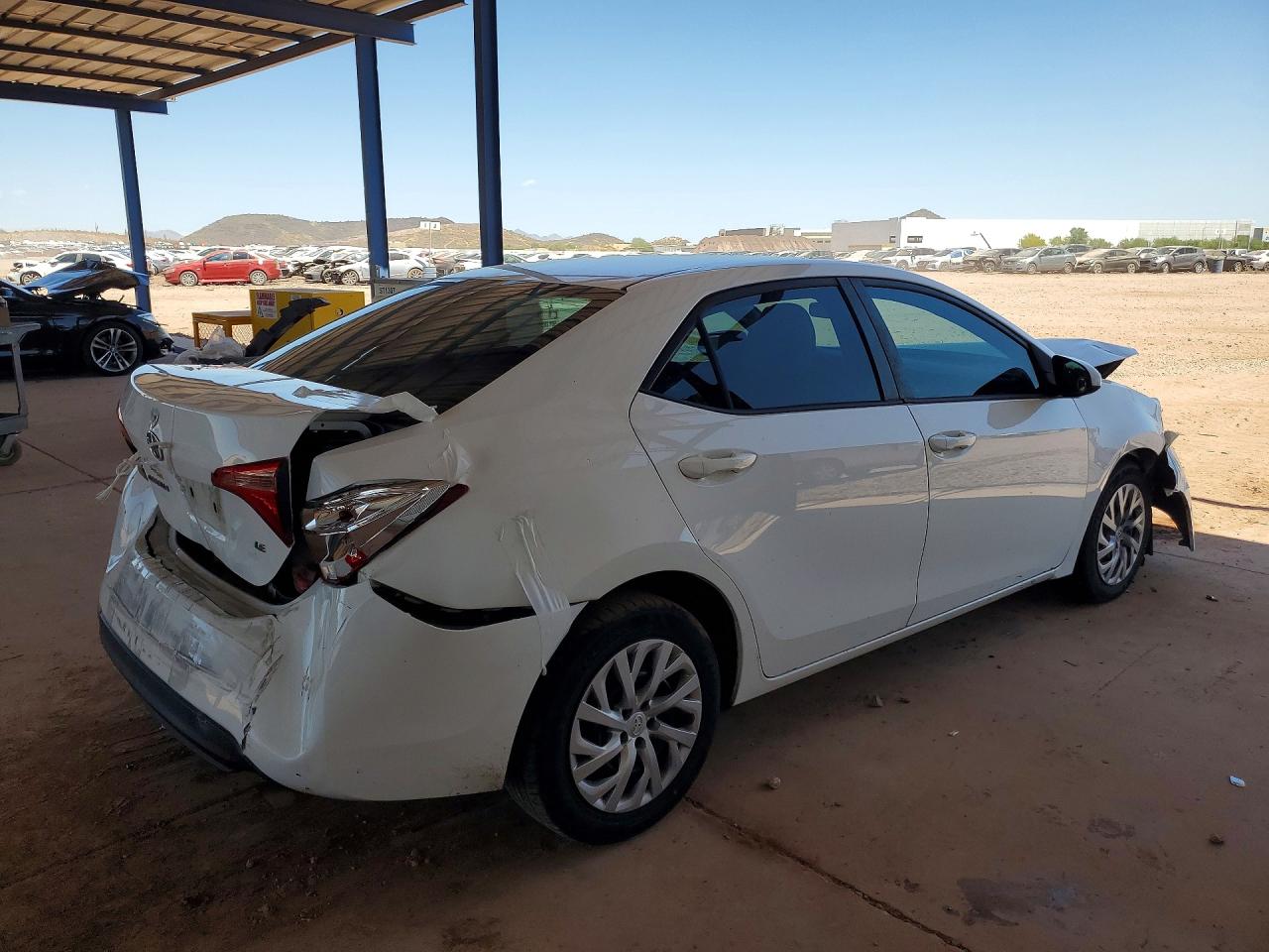 2019 Toyota Corolla Le White vin: 2T1BURHE4KC192632