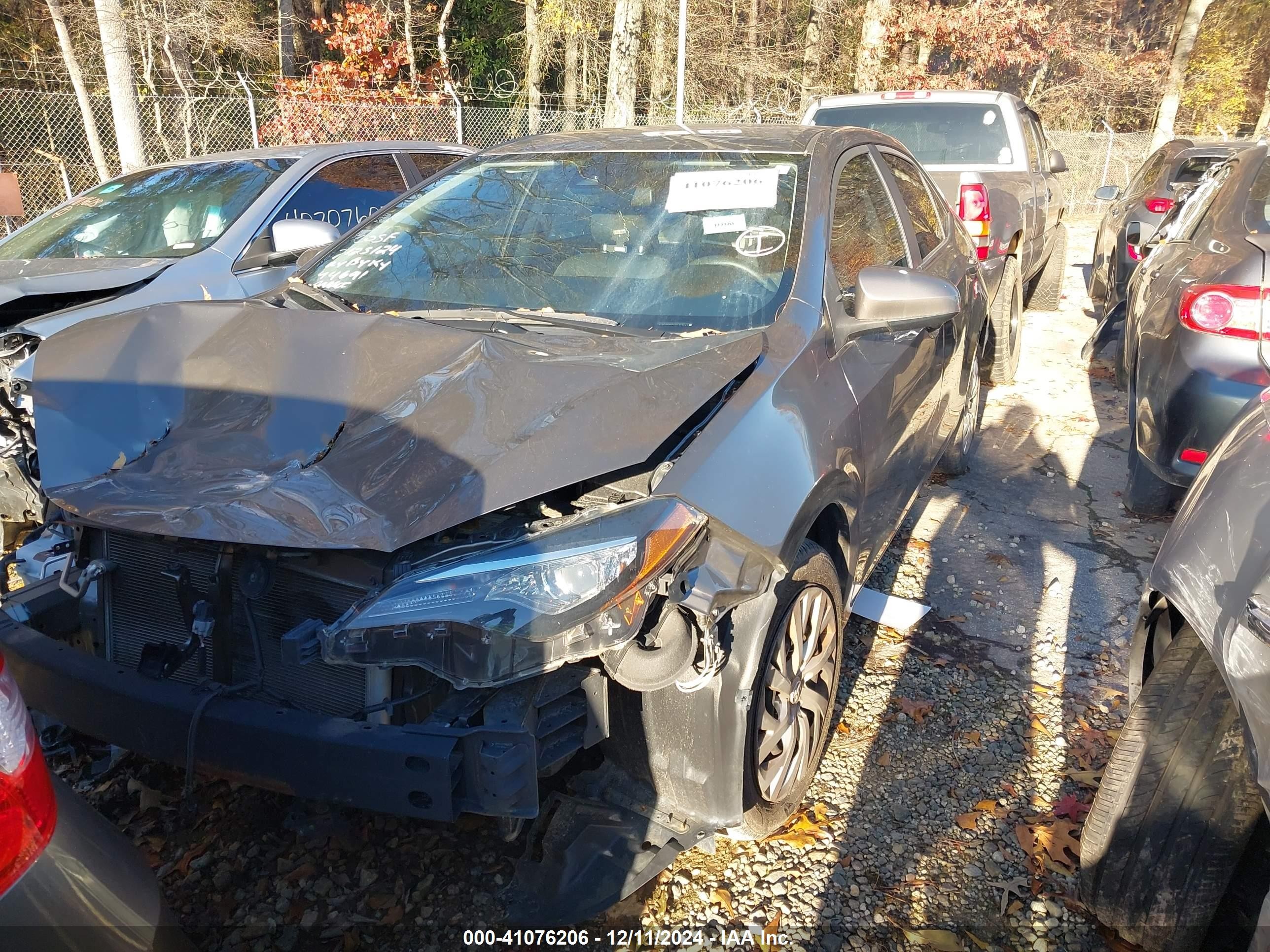 2019 Toyota Corolla Le Gray vin: 2T1BURHE4KC221417