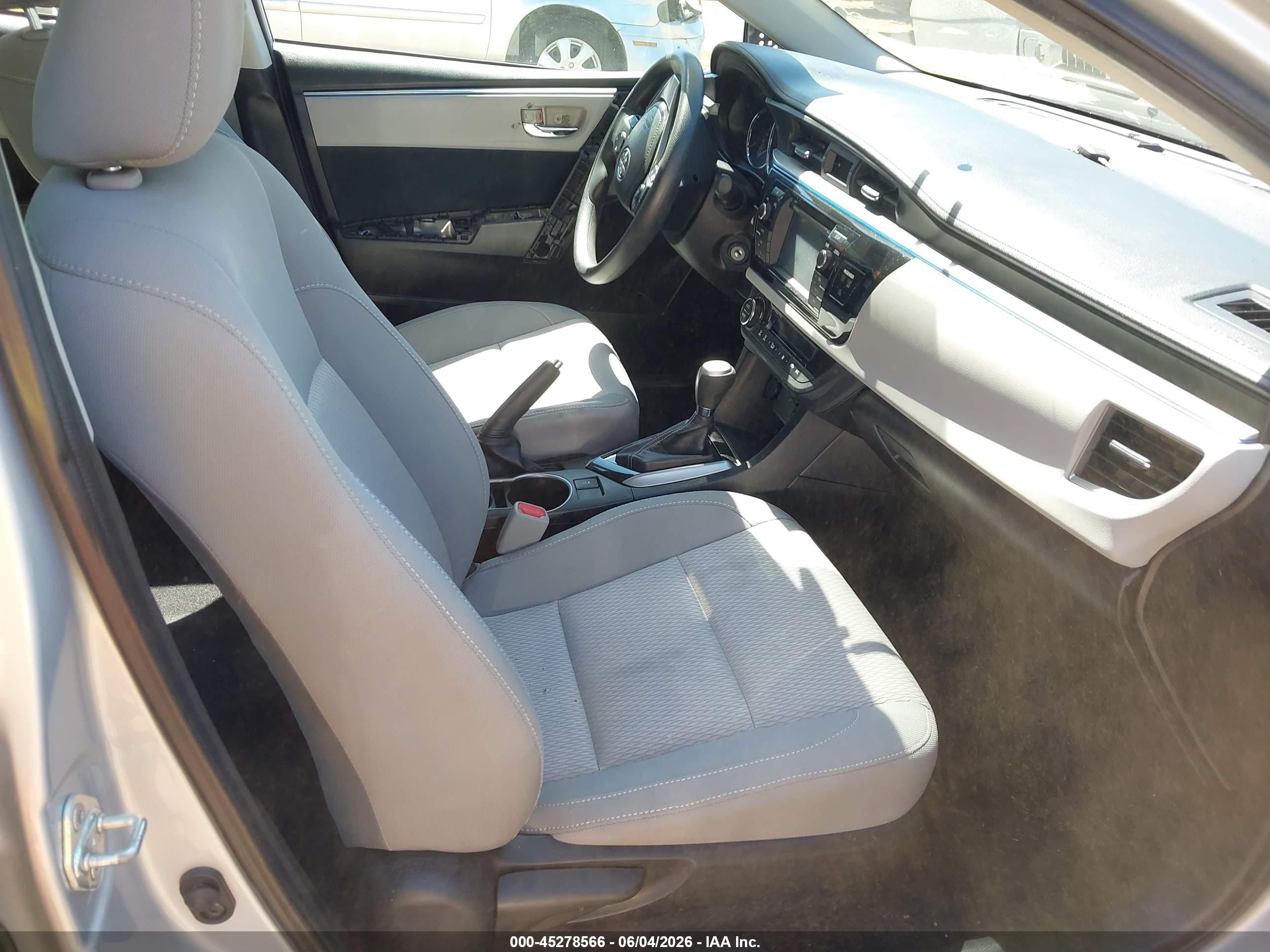 2014 Toyota Corolla Le Silver vin: 2T1BURHE5EC028570