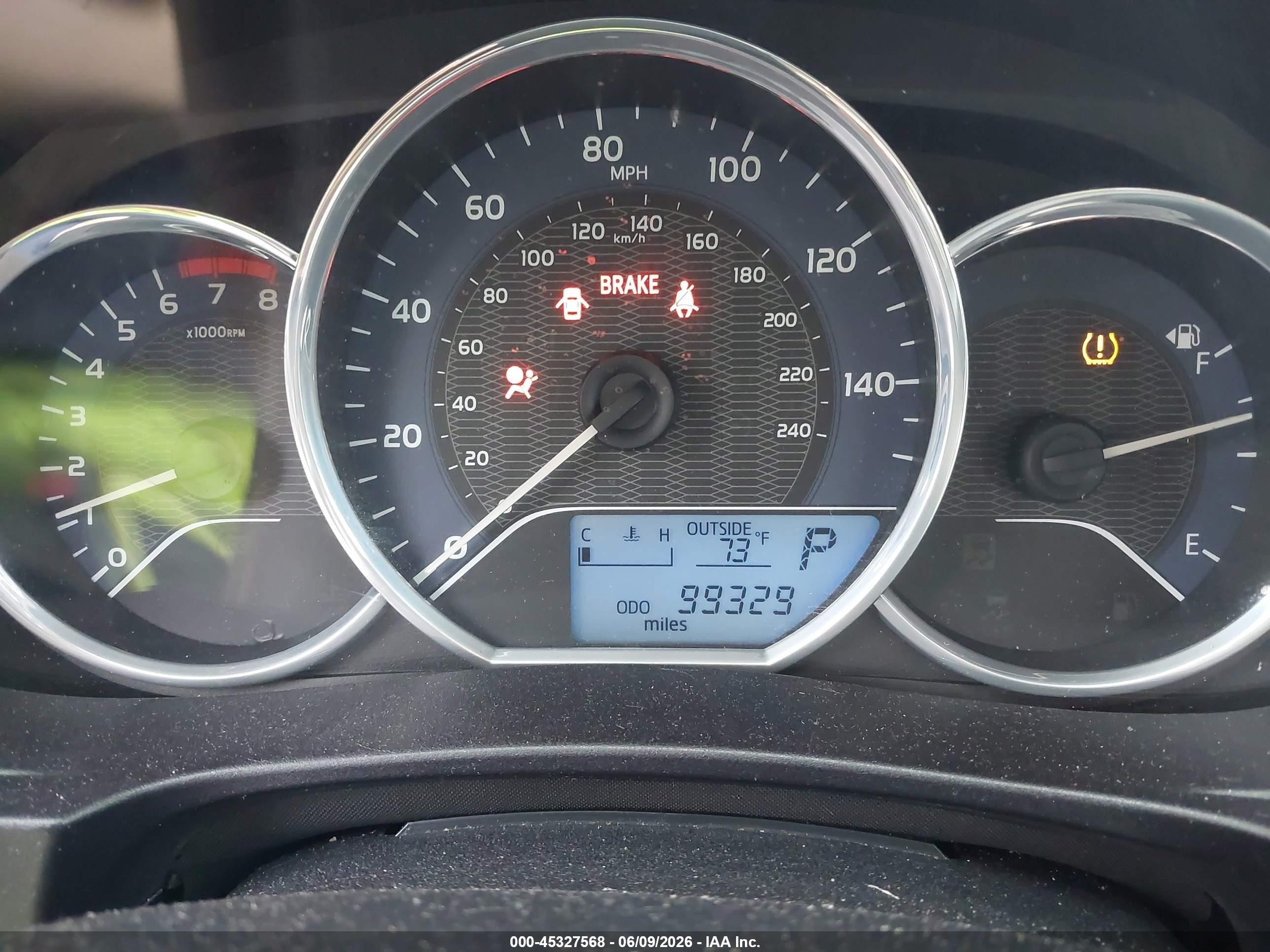 2014 Toyota Corolla Le Red vin: 2T1BURHE5EC030397