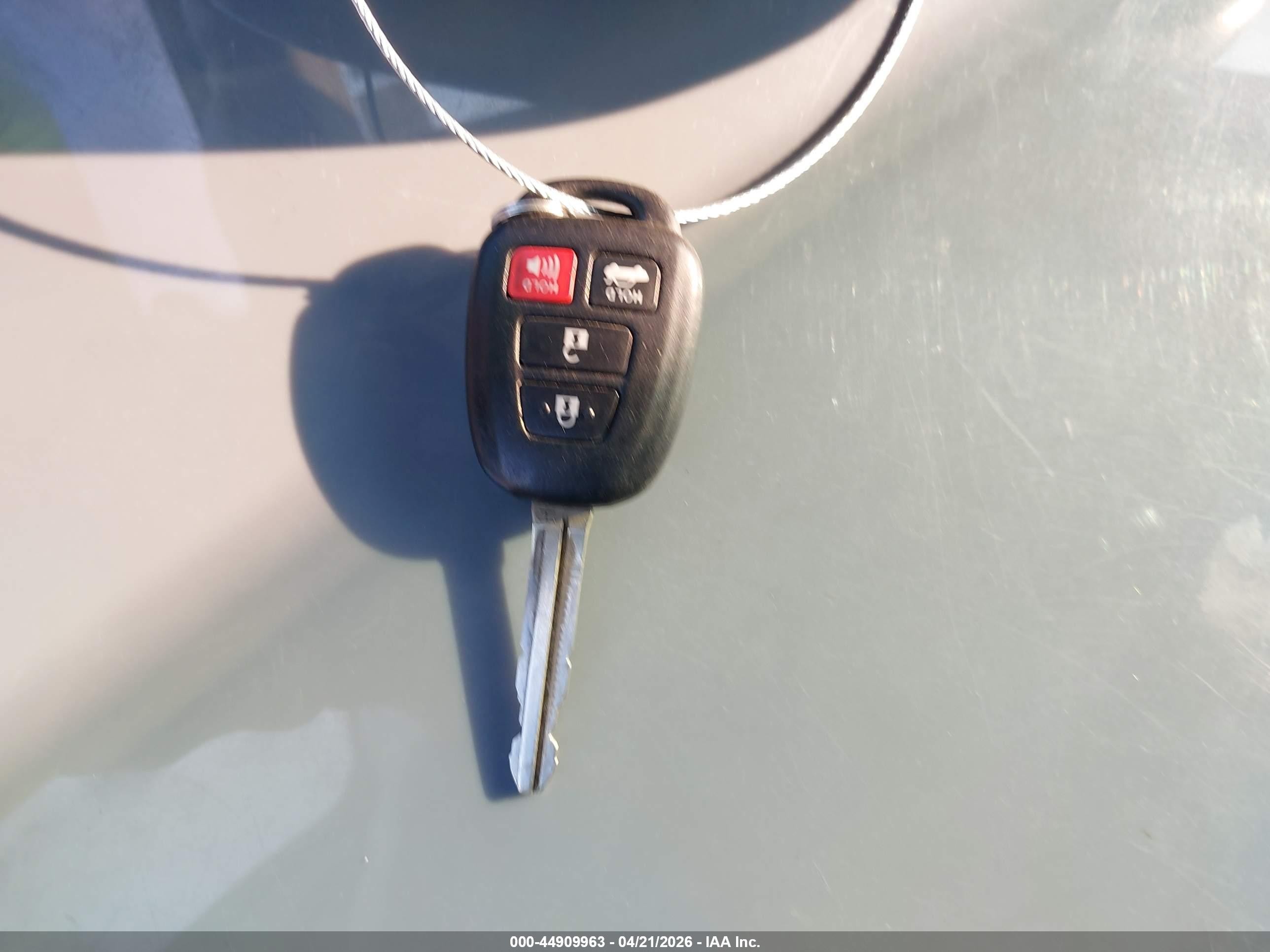 2014 Toyota Corolla S Plus Red vin: 2T1BURHE5EC047457
