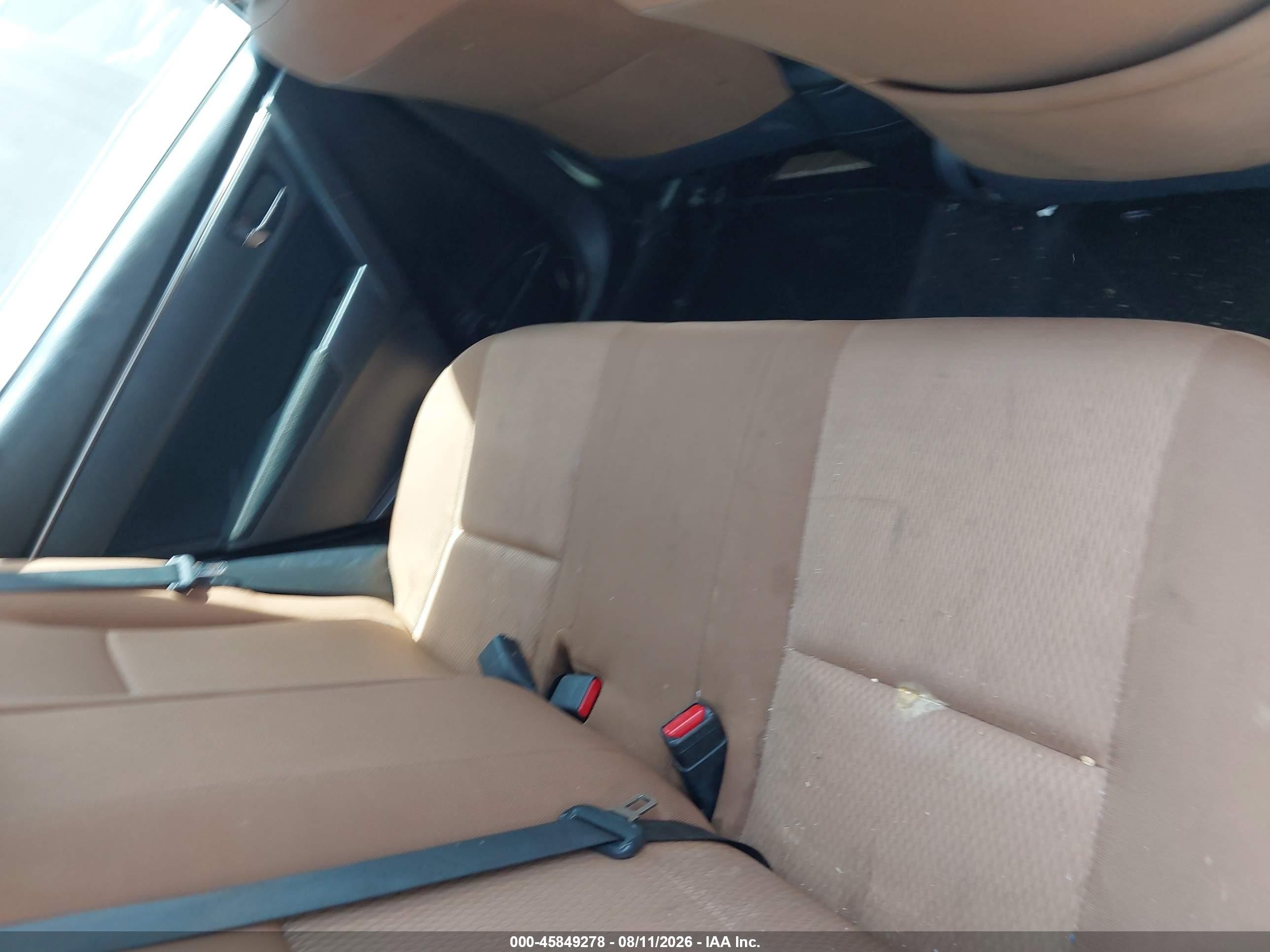 2014 Toyota Corolla Le Cream vin: 2T1BURHE5EC051024
