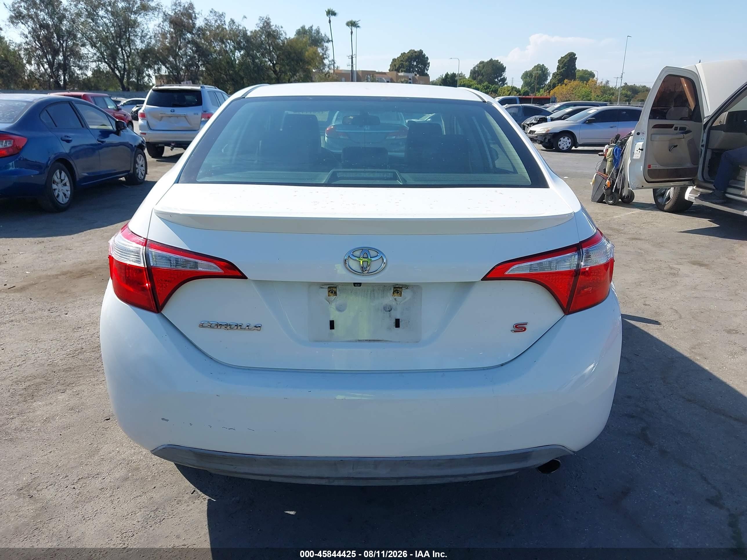 2014 Toyota Corolla S Plus White vin: 2T1BURHE5EC056174