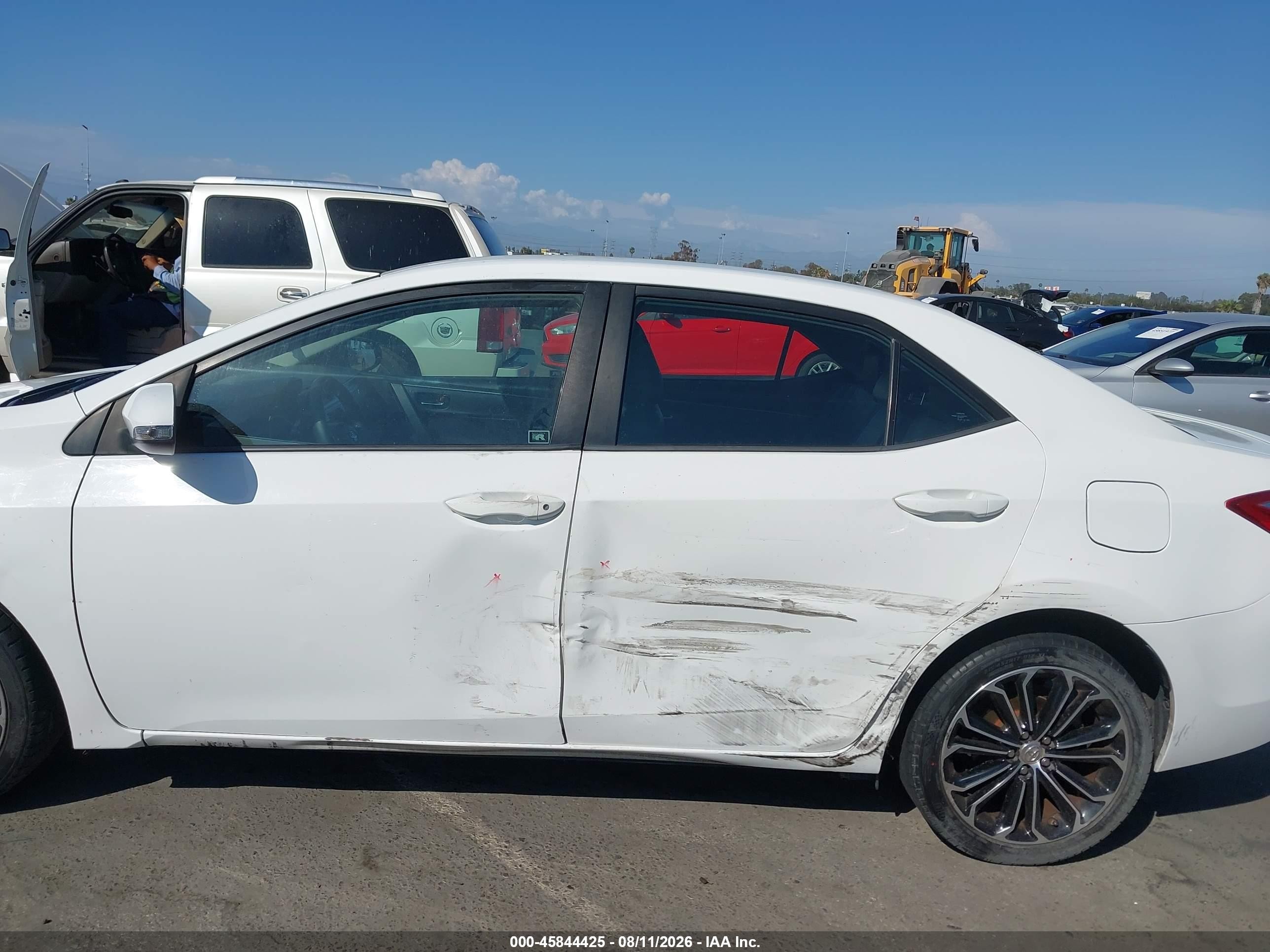 2014 Toyota Corolla S Plus White vin: 2T1BURHE5EC056174