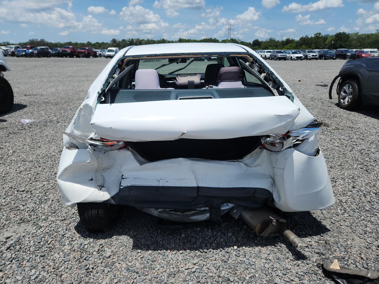 2014 Toyota Corolla Le Plus White vin: 2T1BURHE5EC062640