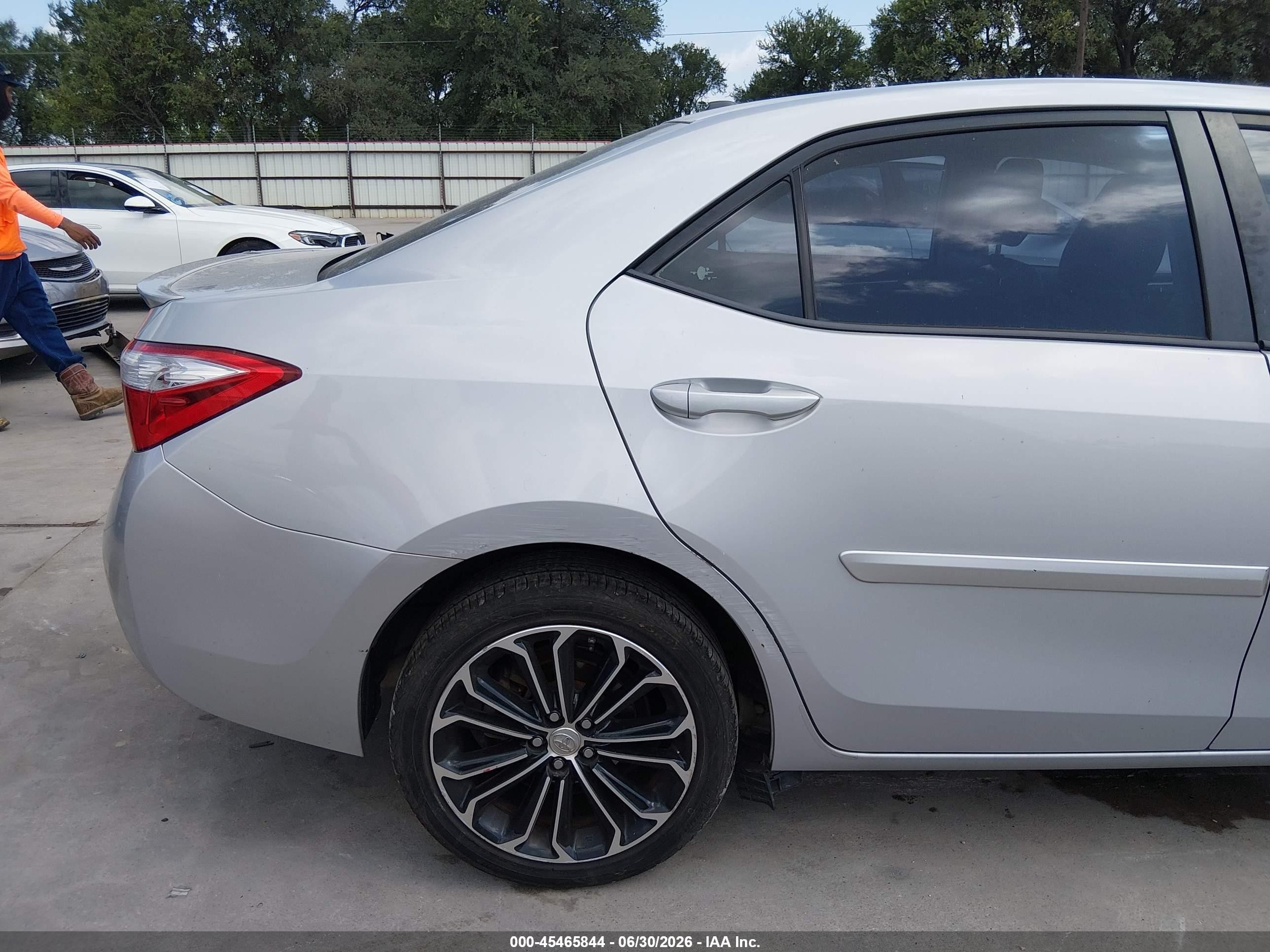 2014 Toyota Corolla S Plus Silver vin: 2T1BURHE5EC092298