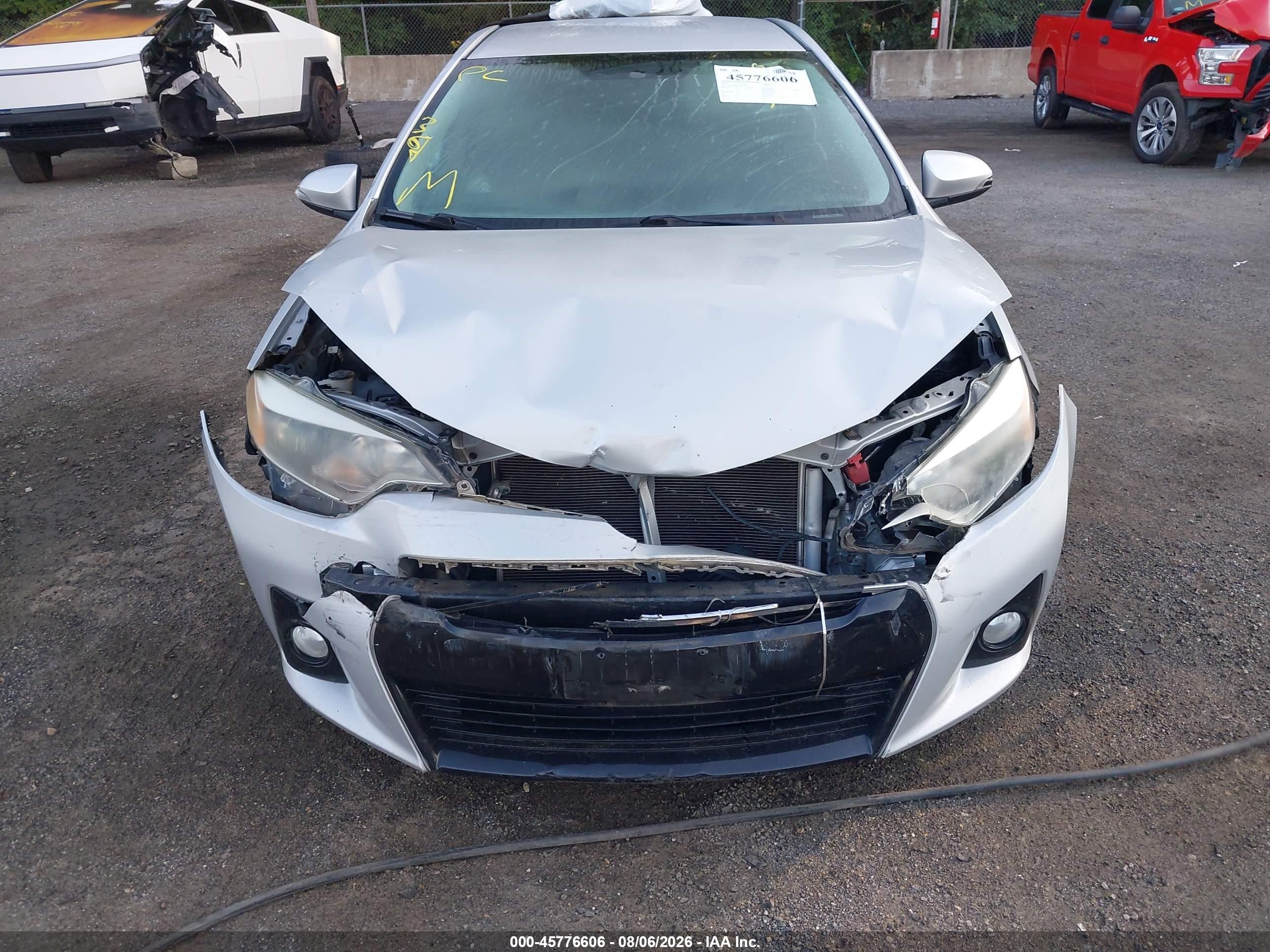 2014 Toyota Corolla S Silver vin: 2T1BURHE5EC093838