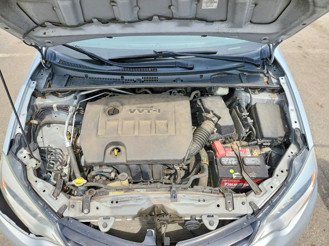 2014 Toyota Corolla Le Silver vin: 2T1BURHE5EC099610