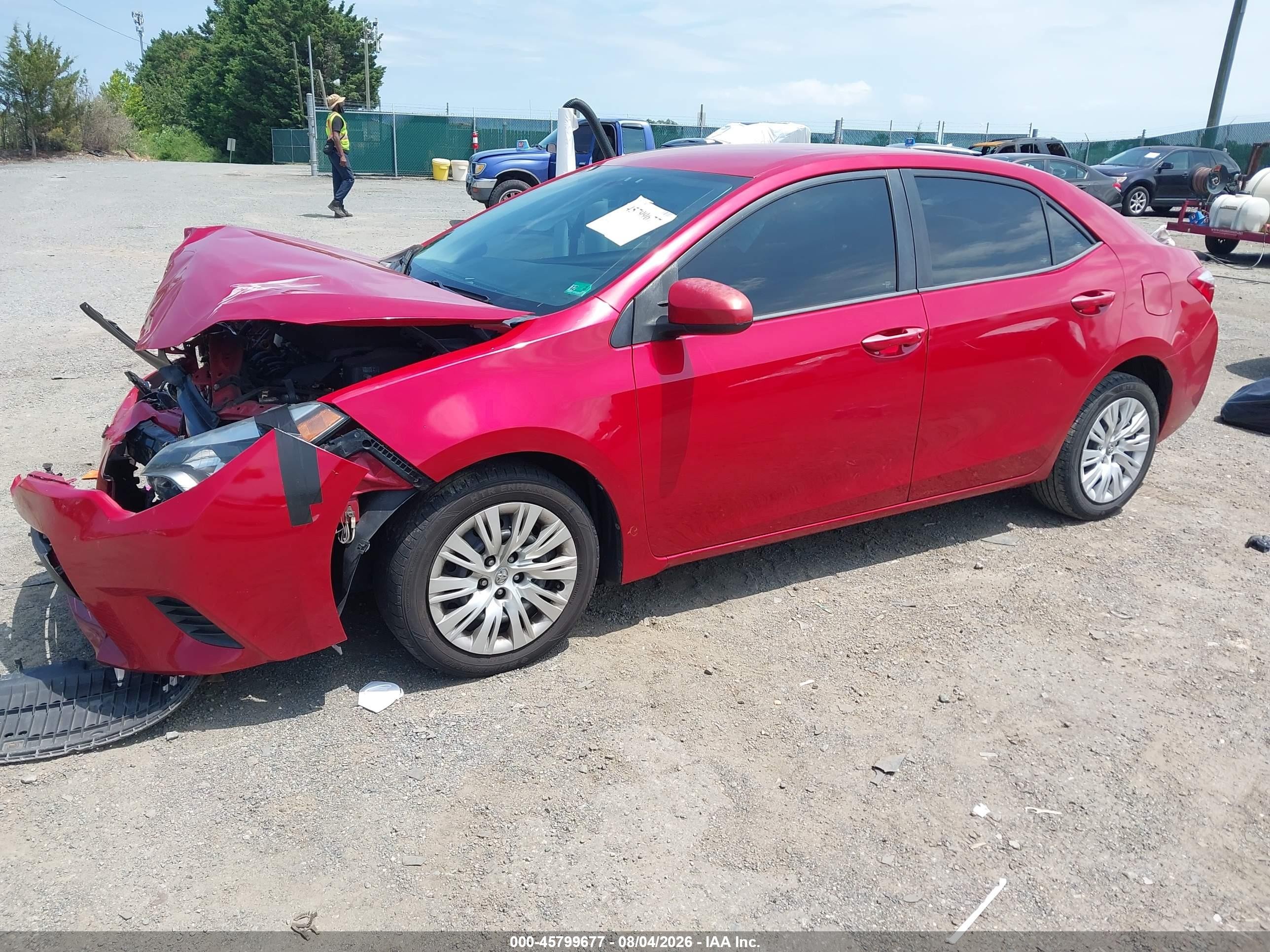 2014 Toyota Corolla Le Red vin: 2T1BURHE5EC181112
