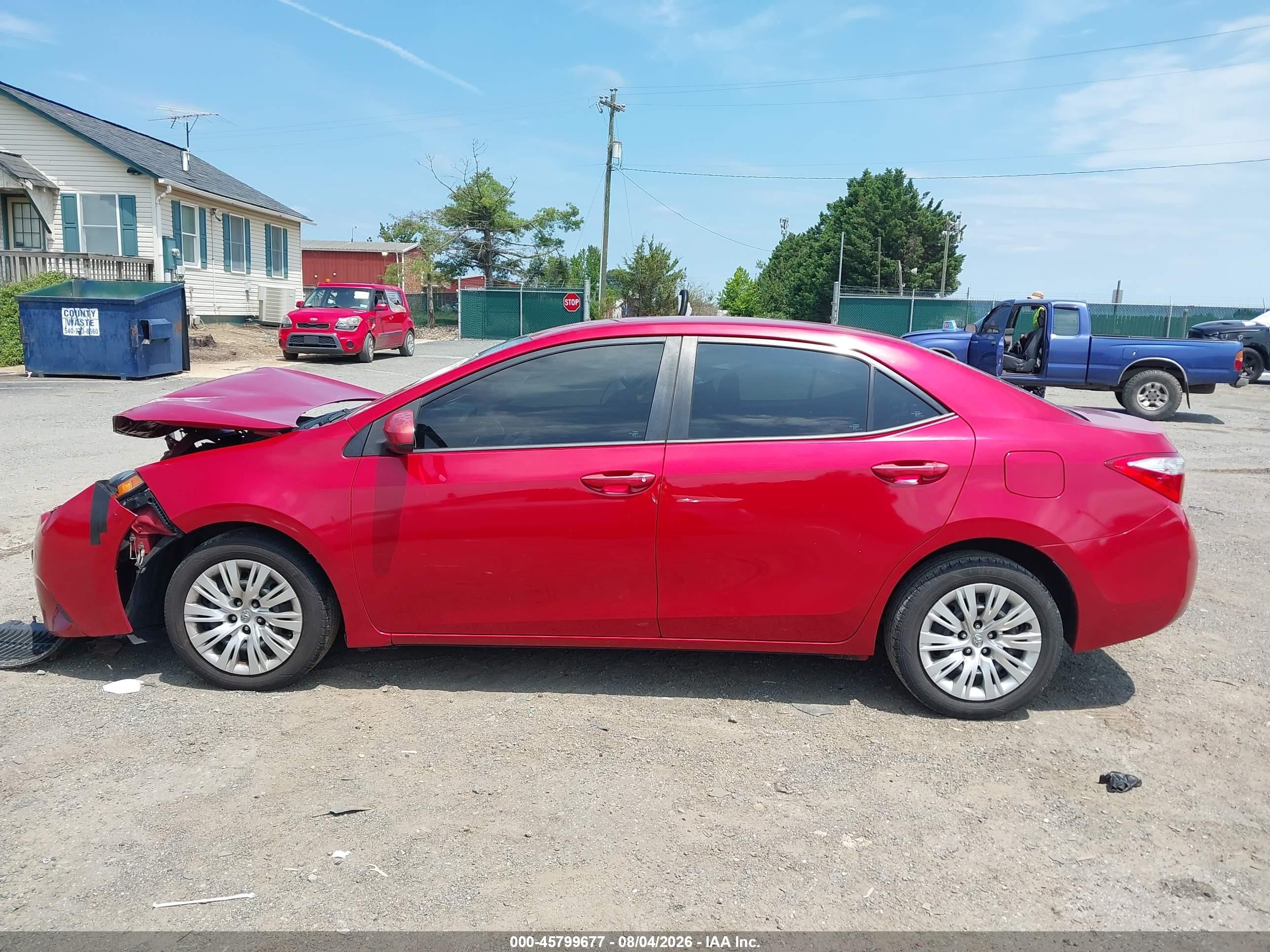 2014 Toyota Corolla Le Red vin: 2T1BURHE5EC181112